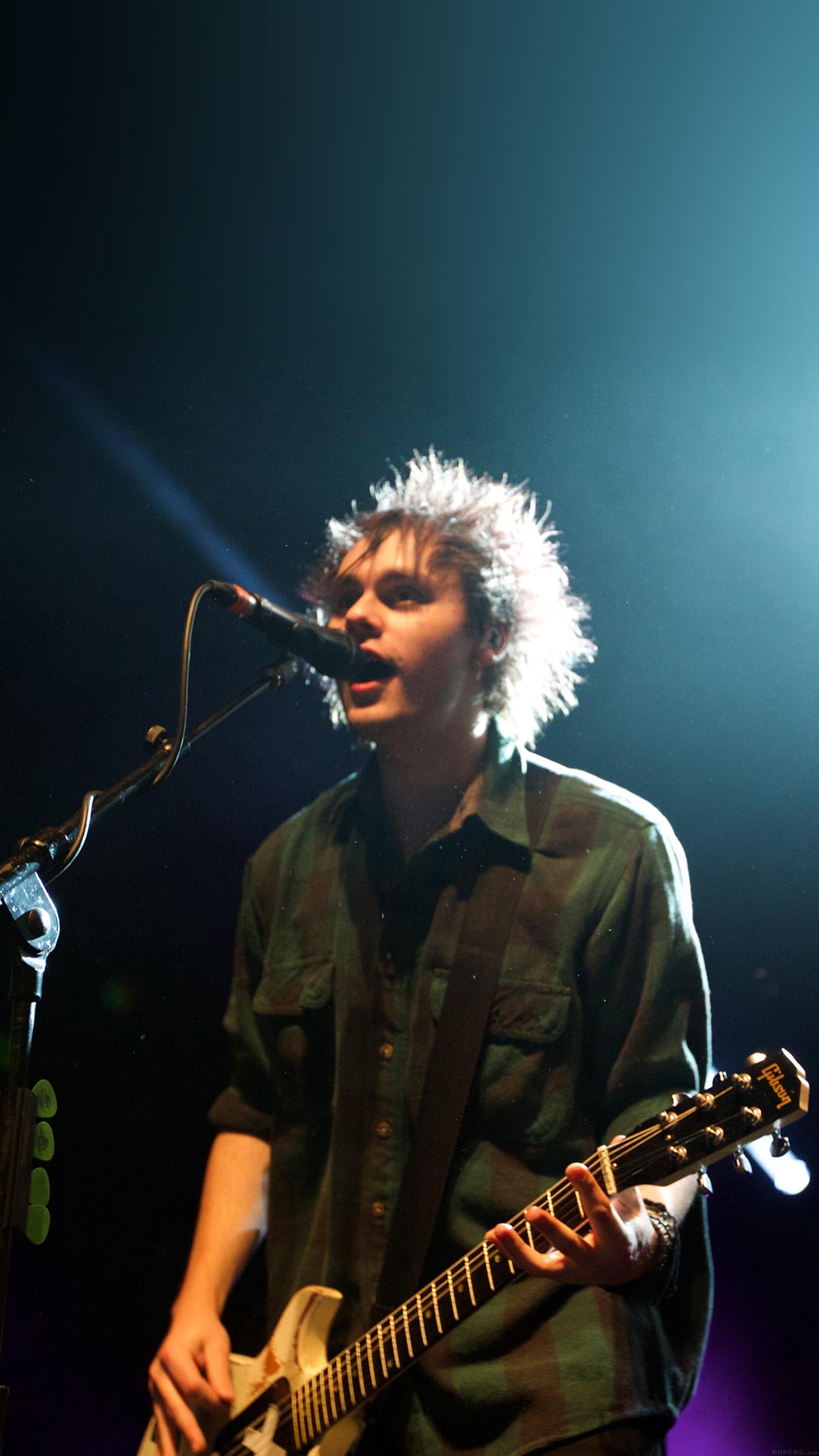 Michael Clifford 5 Seconds Of Summer Band Music Android wallpaper
