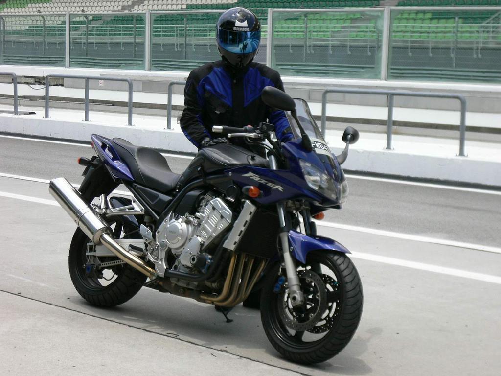 Yamaha FZS 1000 цвета