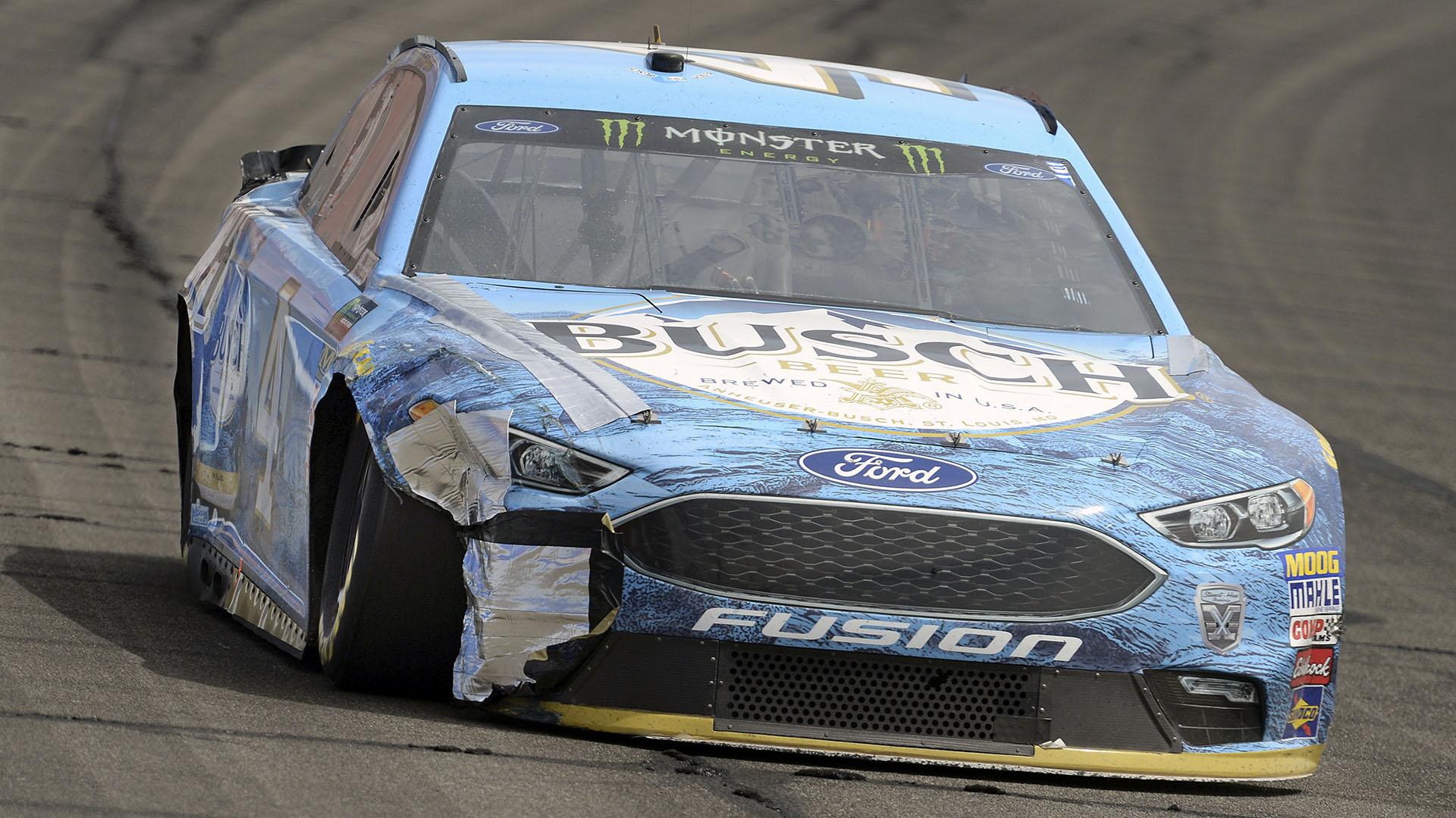 Kevin Harvick takes blame for accident with Kyle Larson