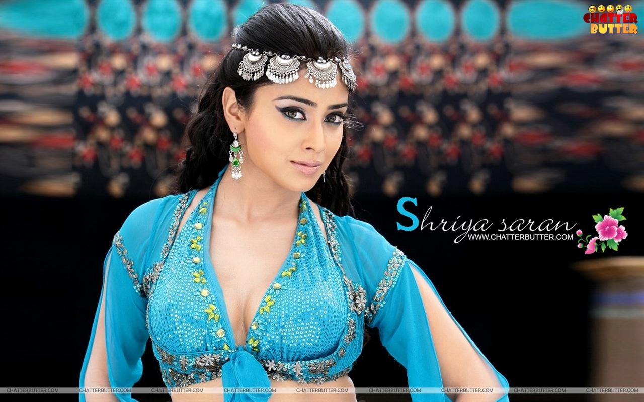 Shriya Saran Hot HD Wallpaper