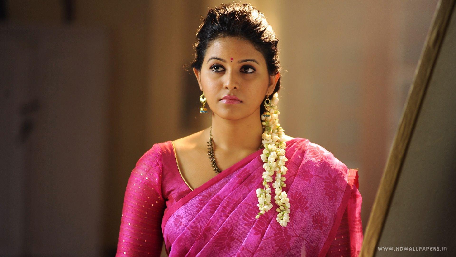 Tamil Actress Anjali Wallpaper