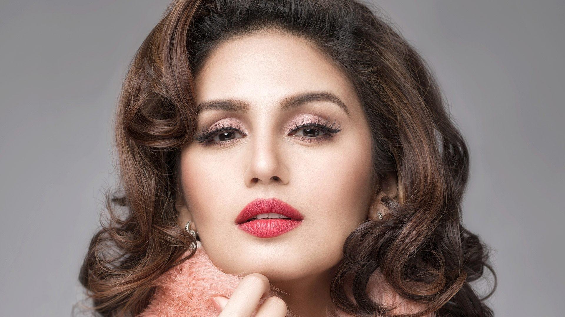 Huma Qureshi Indian Film Actress HD Wallpaper