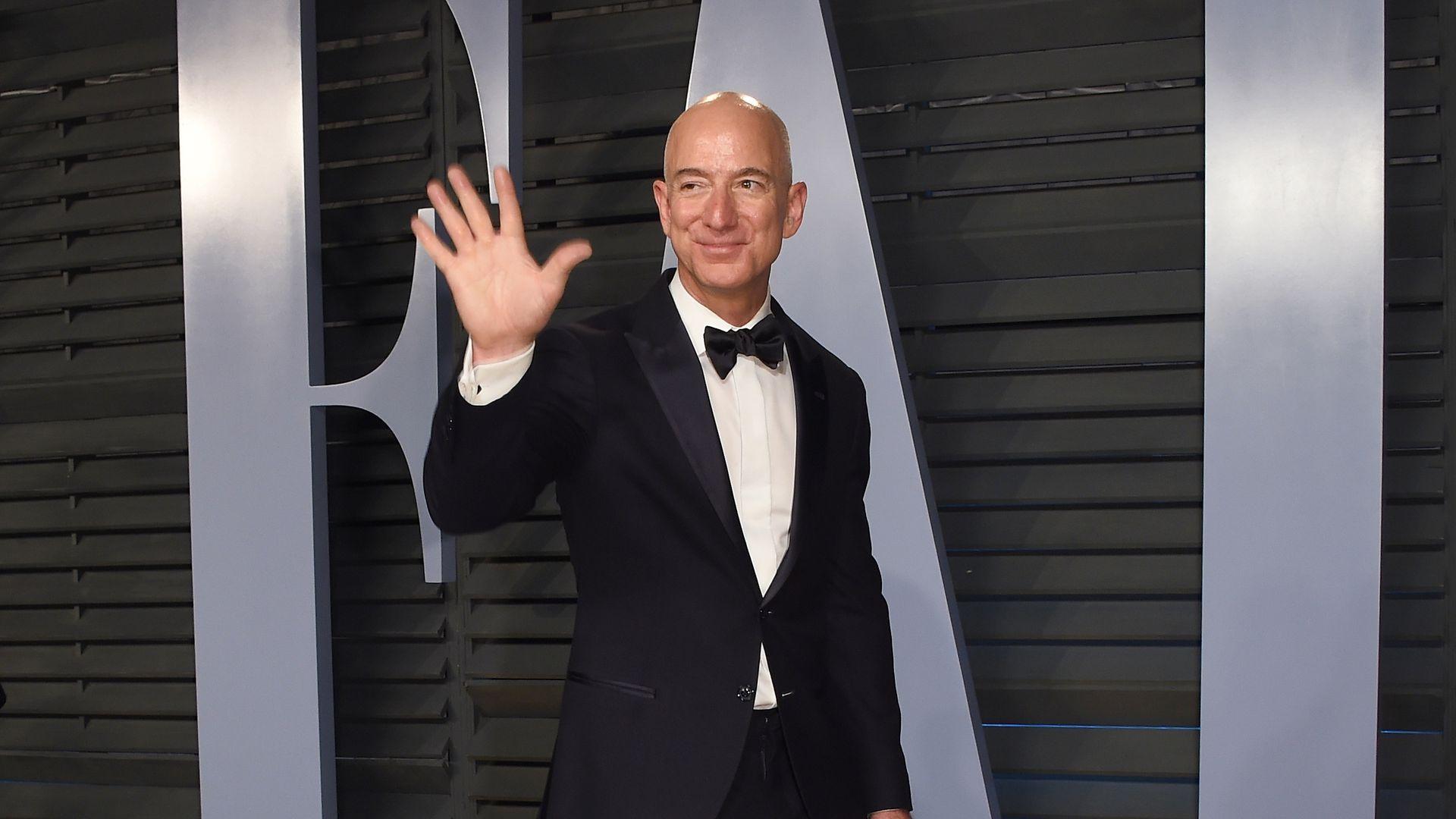 Jeff Bezos tops Forbes' annual billionaires list