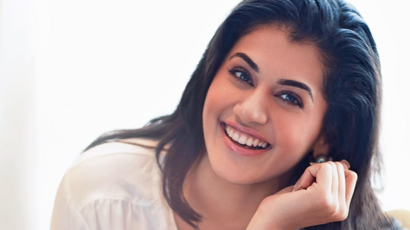 Taapsee Pannu 1366x768 Resolution HD 4k Wallpaper, Image