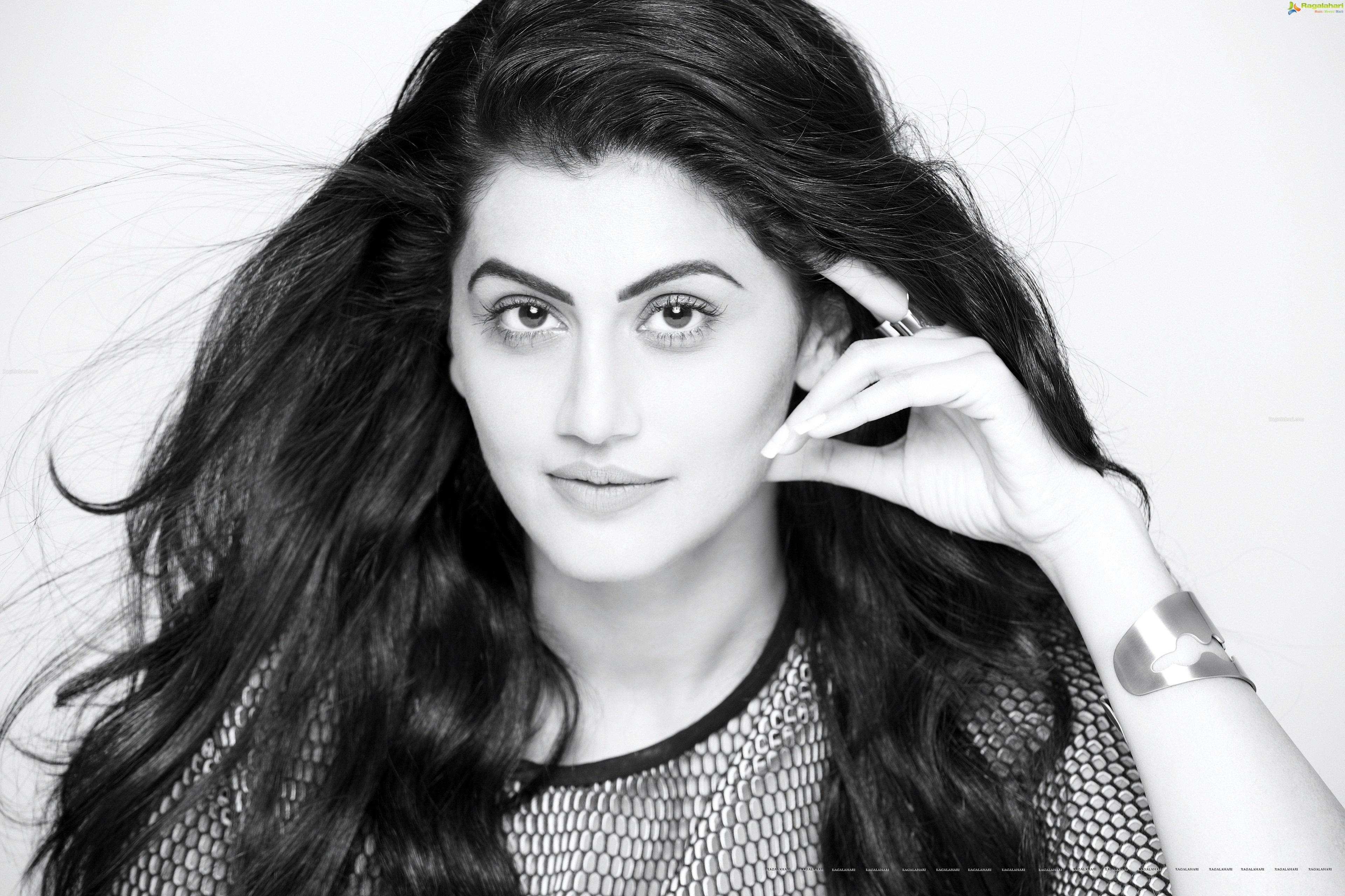taapsee pannu 4k amazing wallpaper image