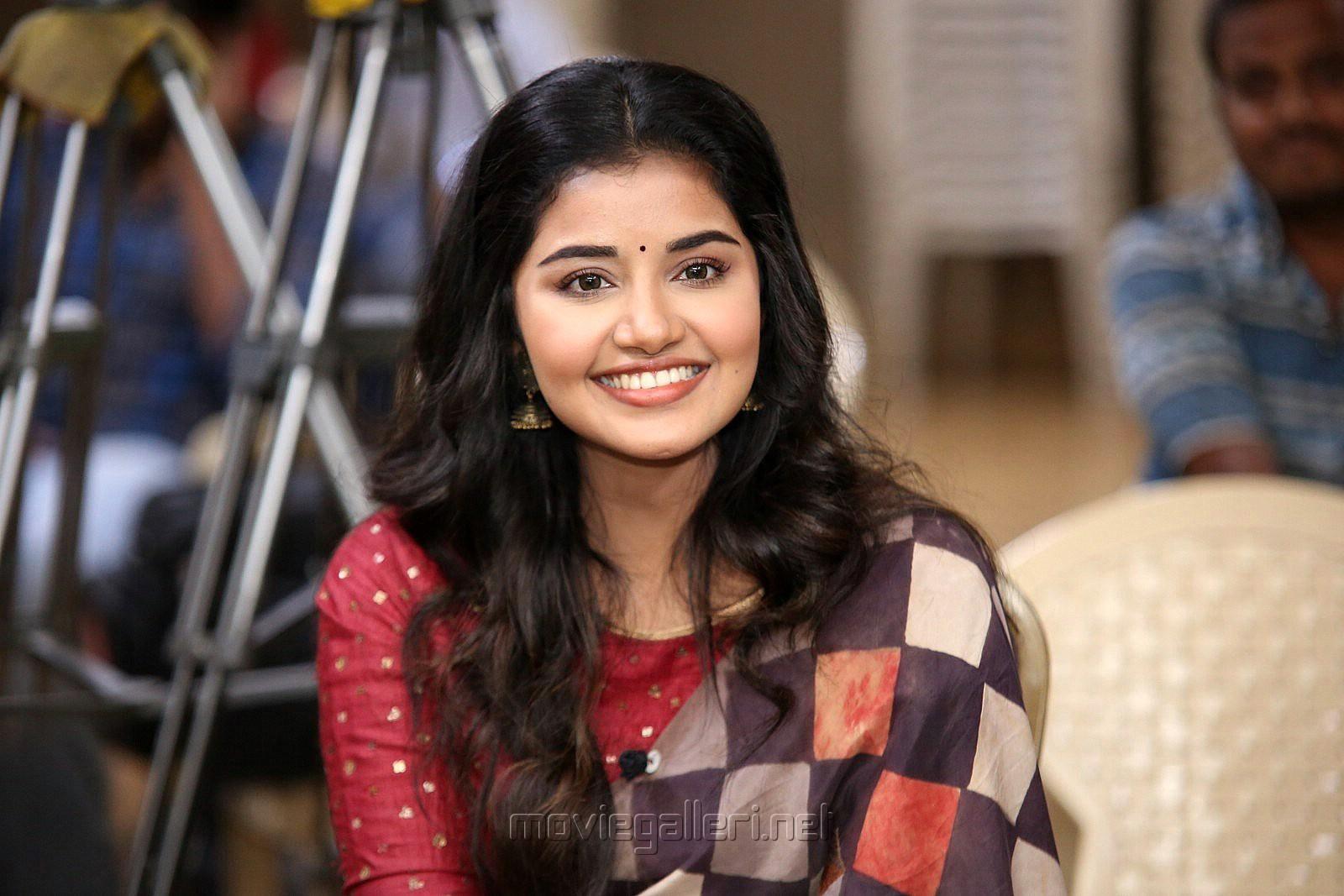 Actress Anupama Parameswaran Image HD Tej I Love You Interview