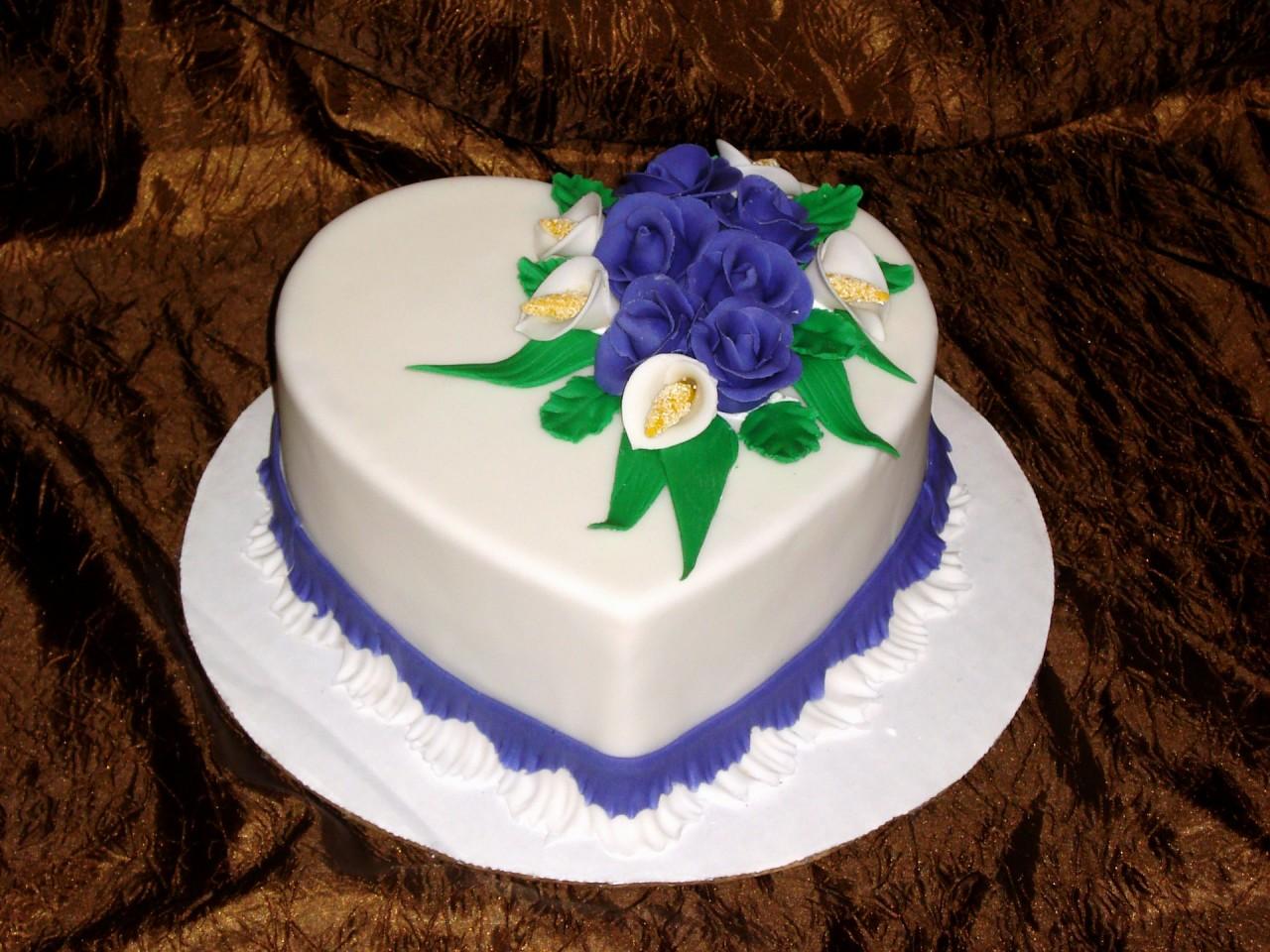 Heart Shape Anniversary cake Design |Anniversary Cake design |Flowers Cake  decorating|New Cake Wala - YouTube