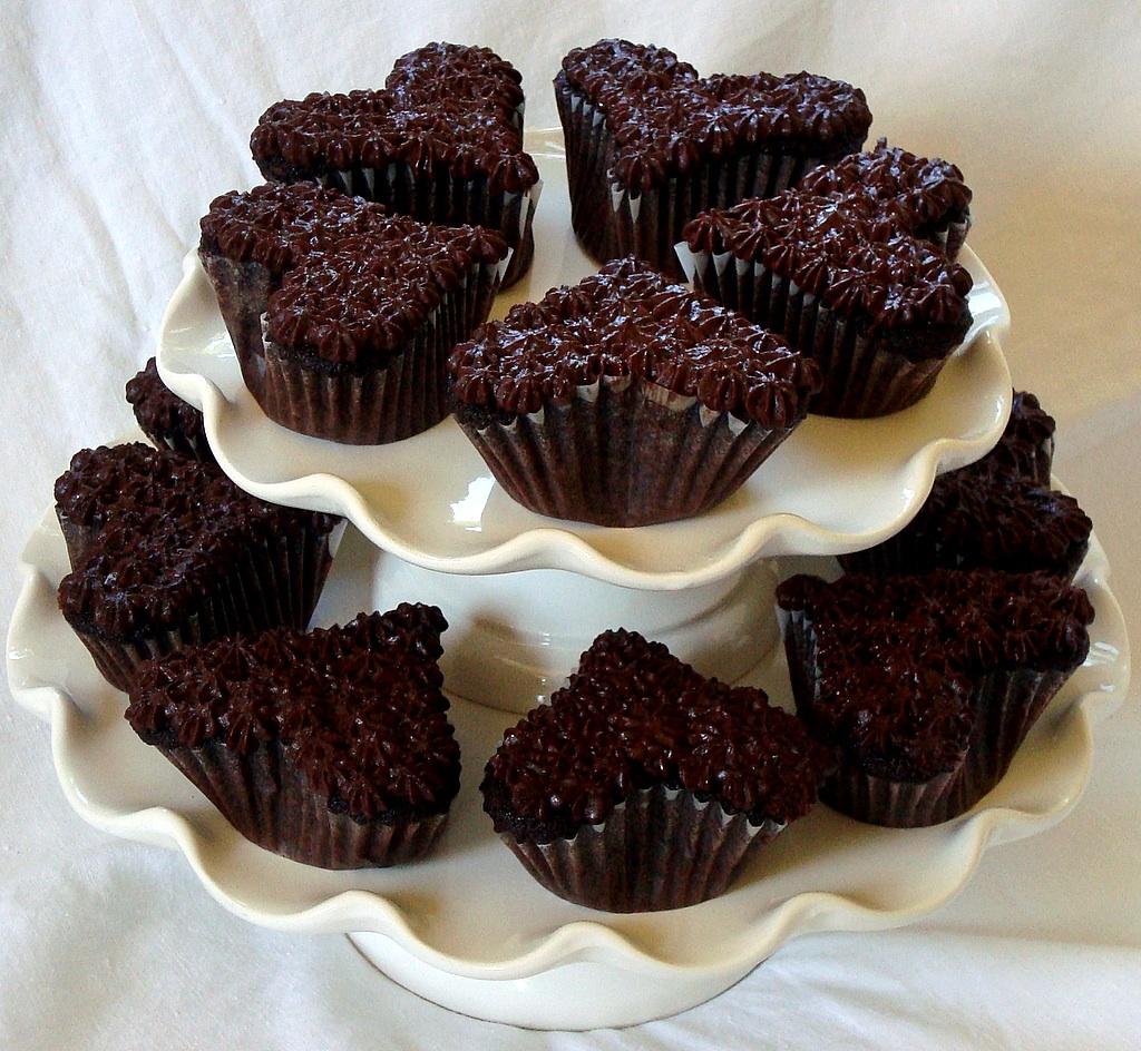 Chocolate image dark chocolate heart cupcakes HD wallpaper