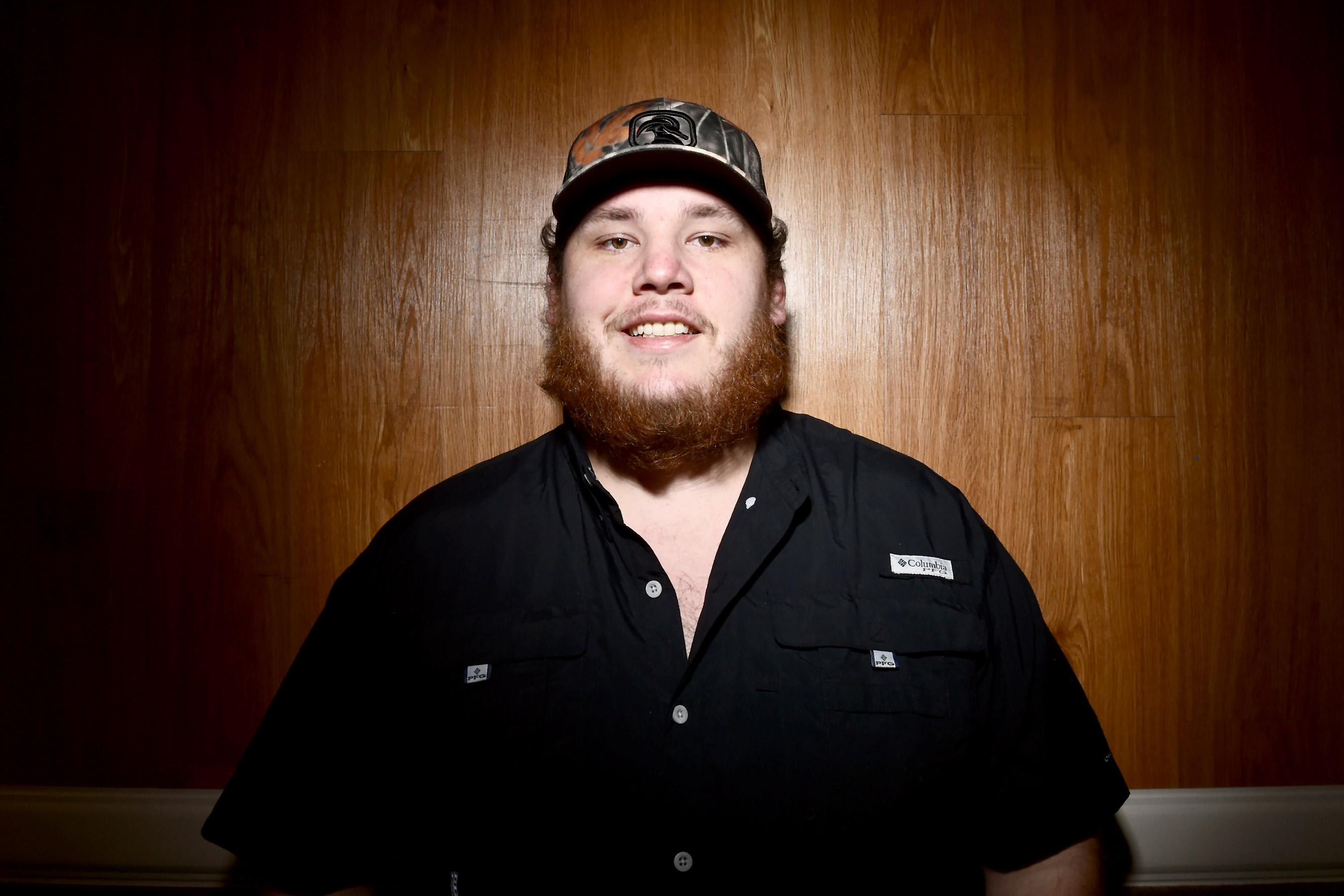 Luke Combs HD Wallpaper