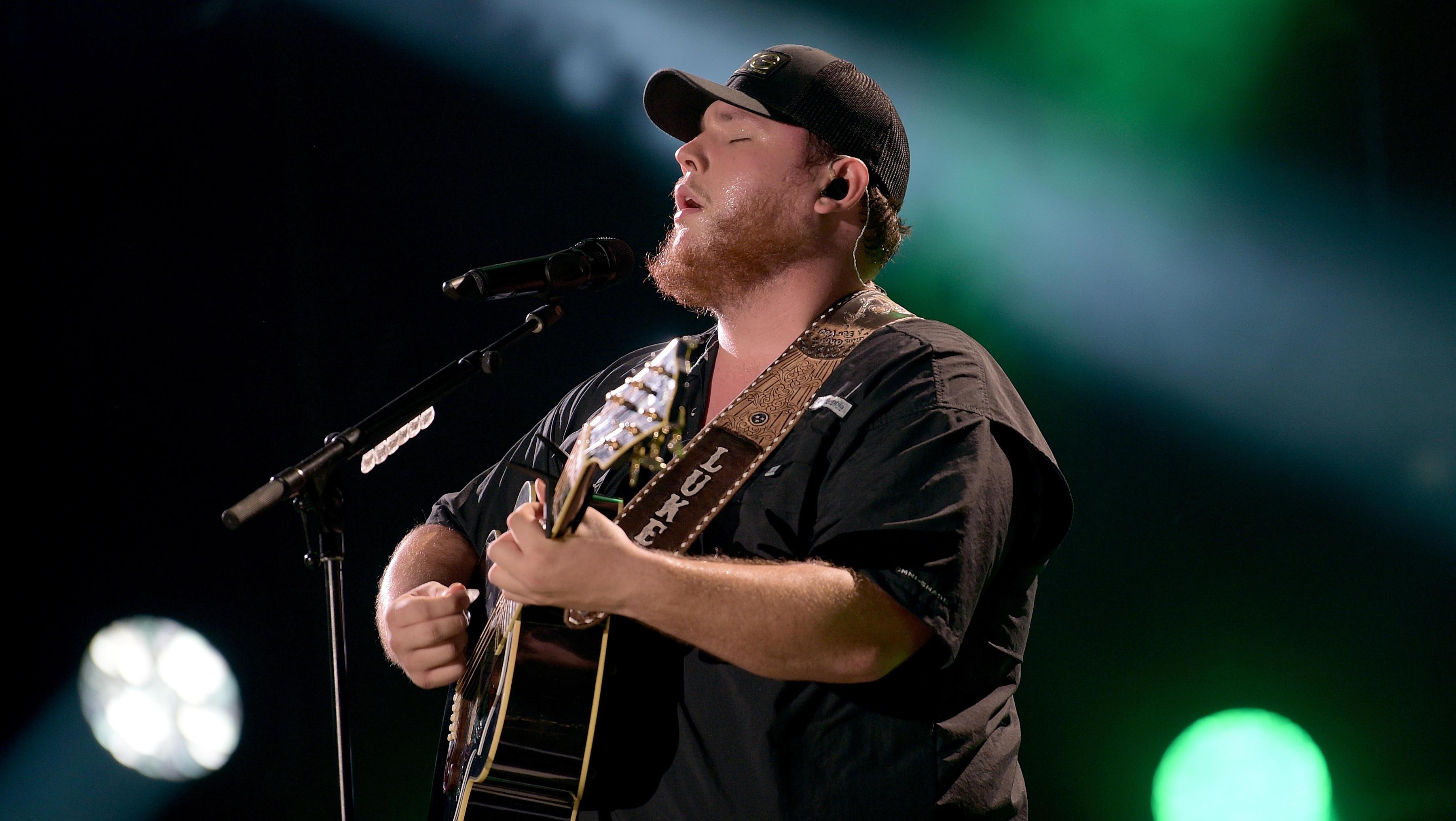 Luke Combs HD Wallpaper