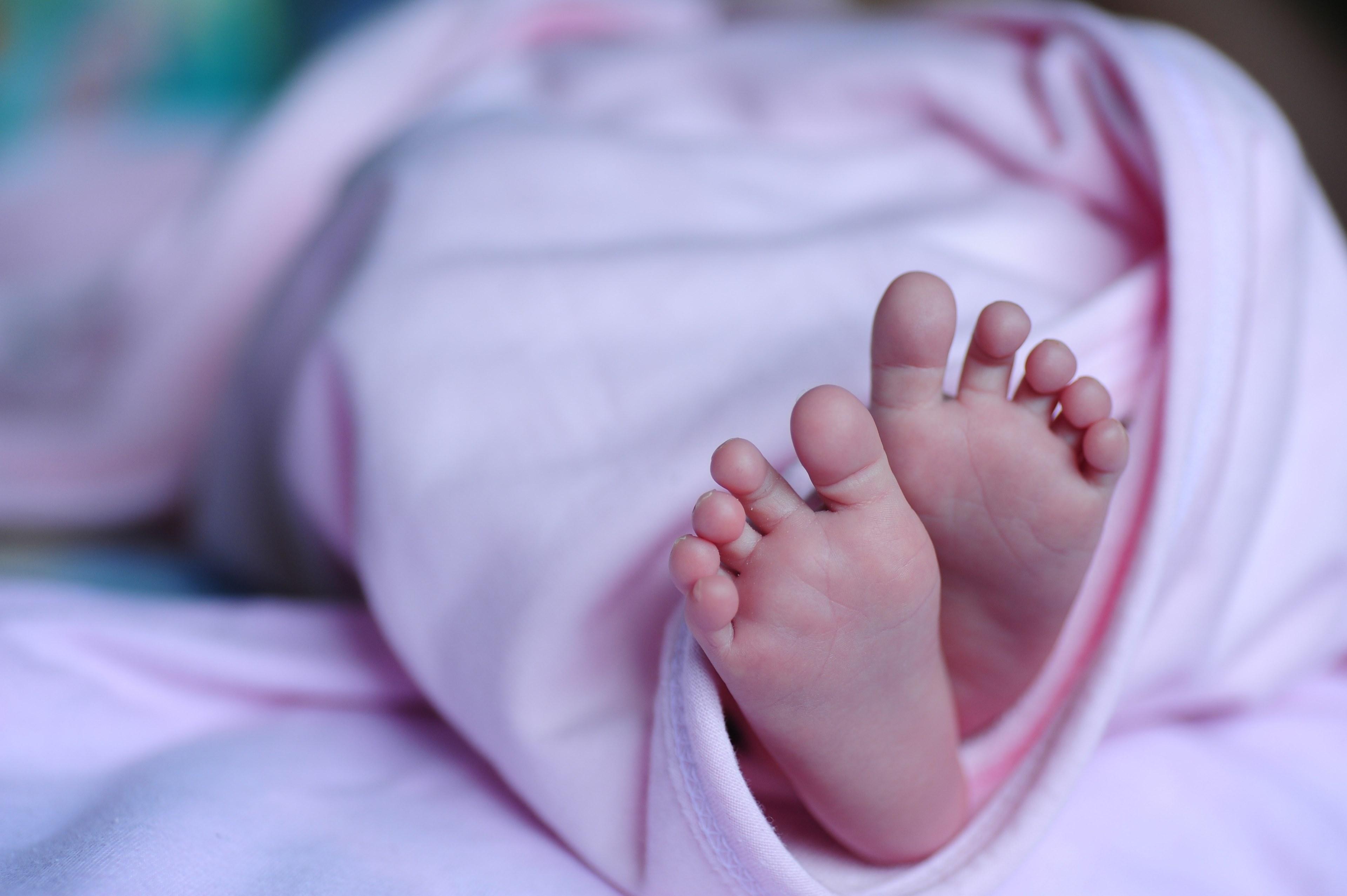baby #foot #blanket #newborn #child #skin #small 4k wallpaper