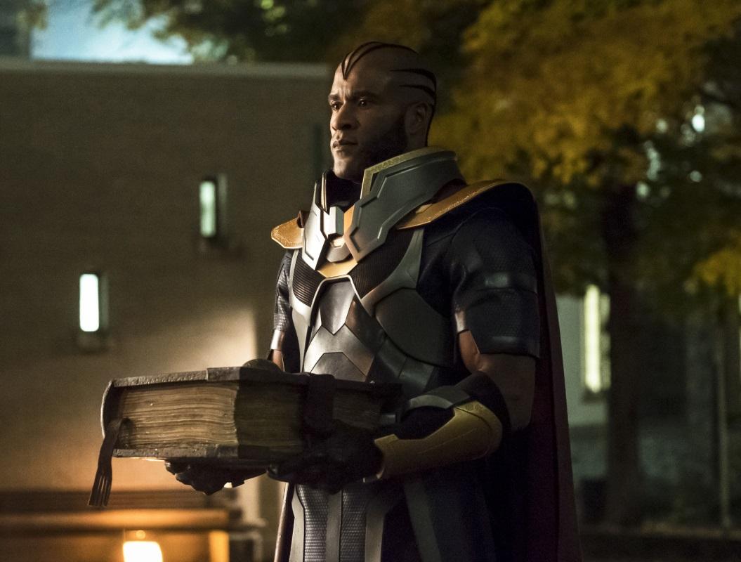 Elseworlds: More Intriguing Photo Released