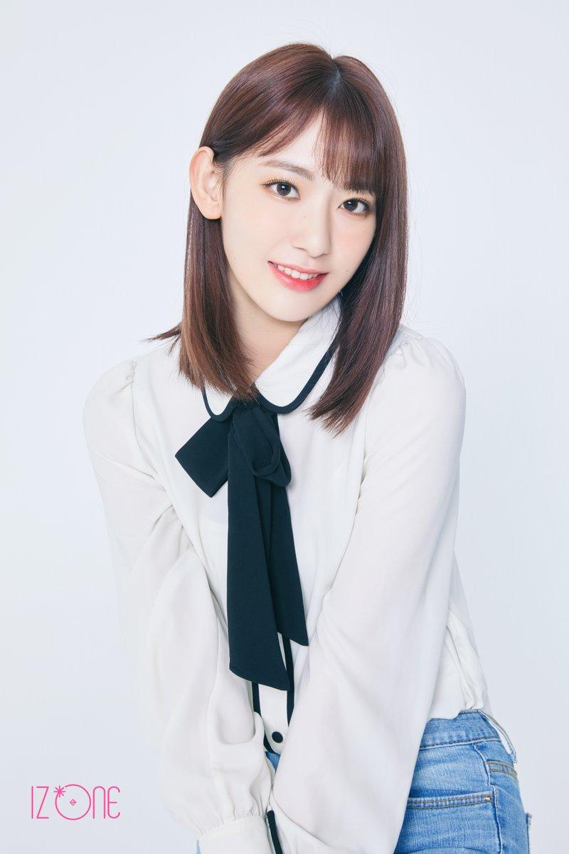 Update: IZ*ONE Looks Stunning In New Profile Photo