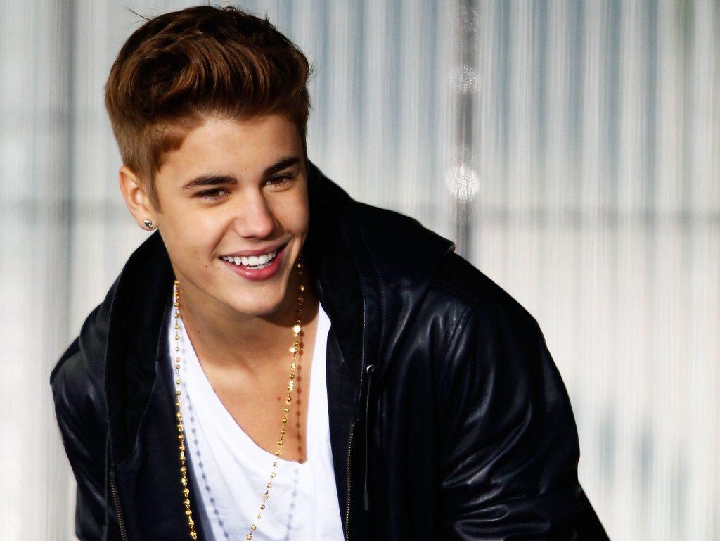 Justin Bieber Smile WallPaper HD