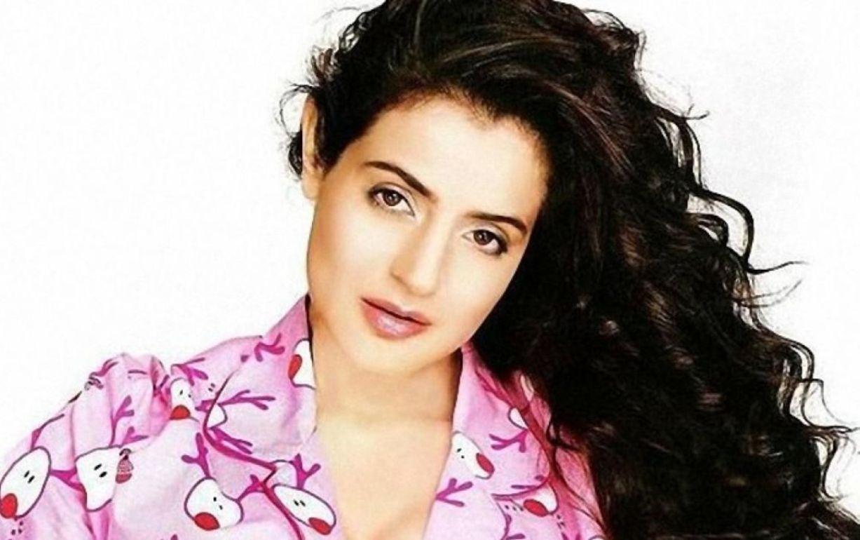 Ameesha Patel HD Wallpaper HD Wallpaper