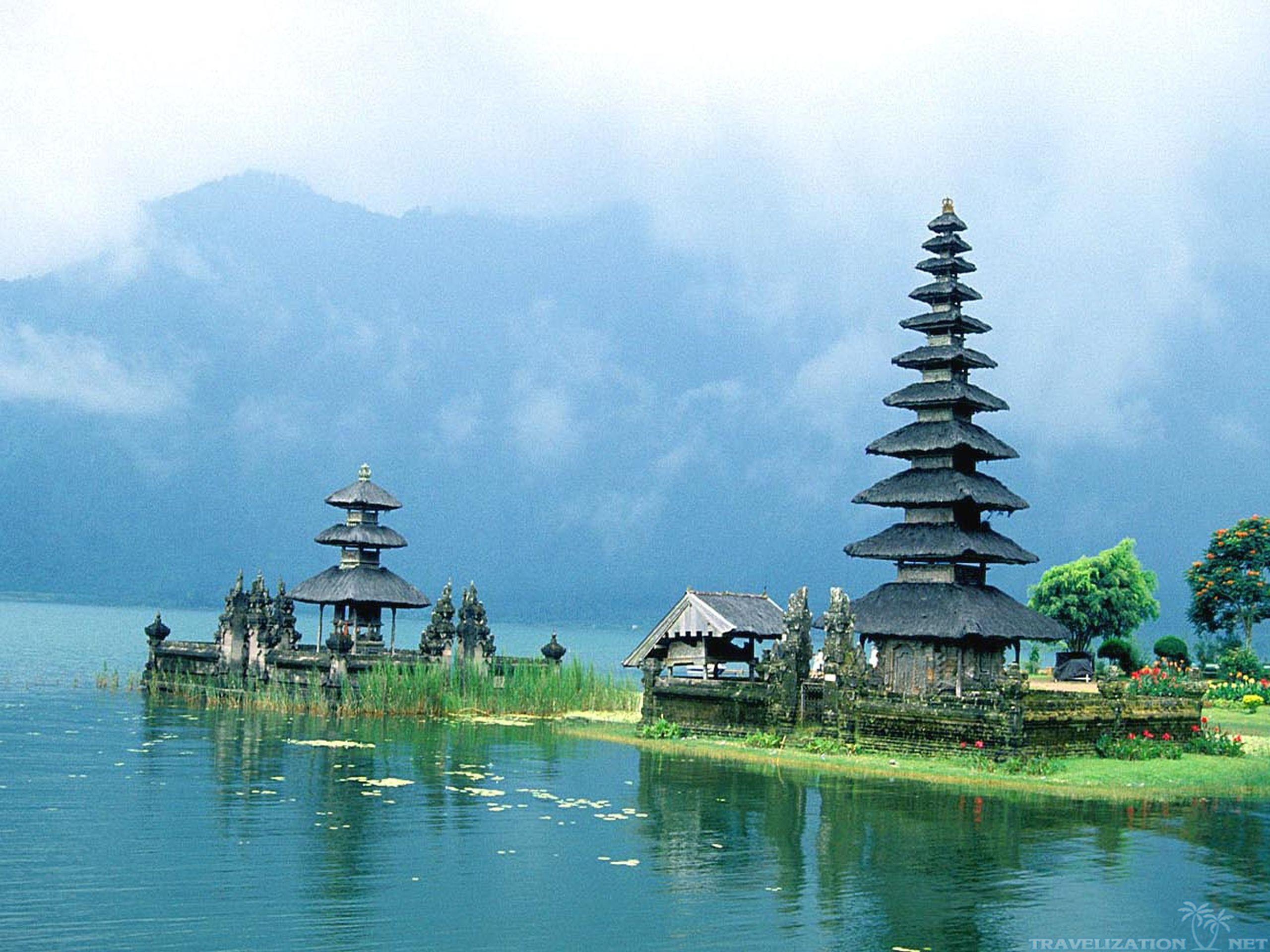 Temple of water in Bali wallpaper and image, picture