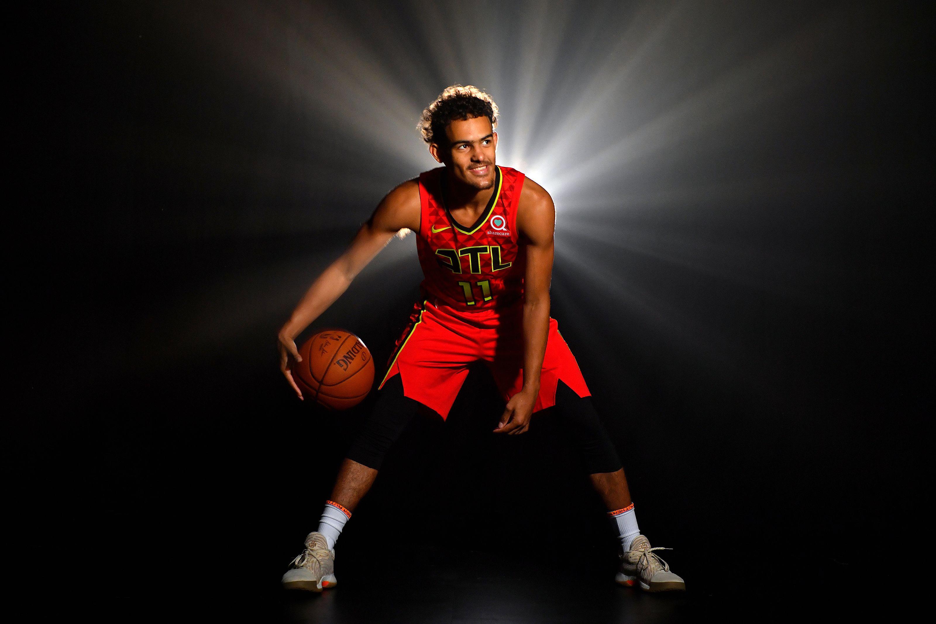 Янг хср. Трэйянги. Trae young обои. Trae young 1 Wallpaper.
