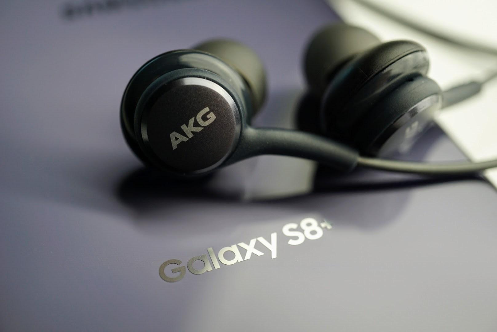 The free AKG earbuds included with the Samsung Galaxy S8 are really