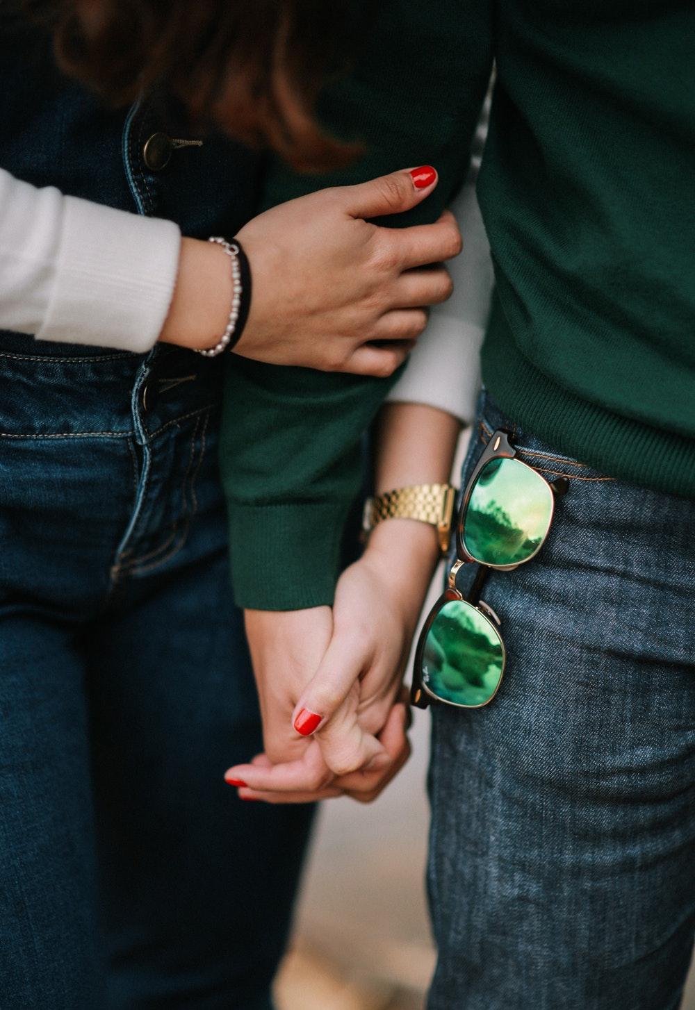 holding hands best free hand, holding hand, love, and couple