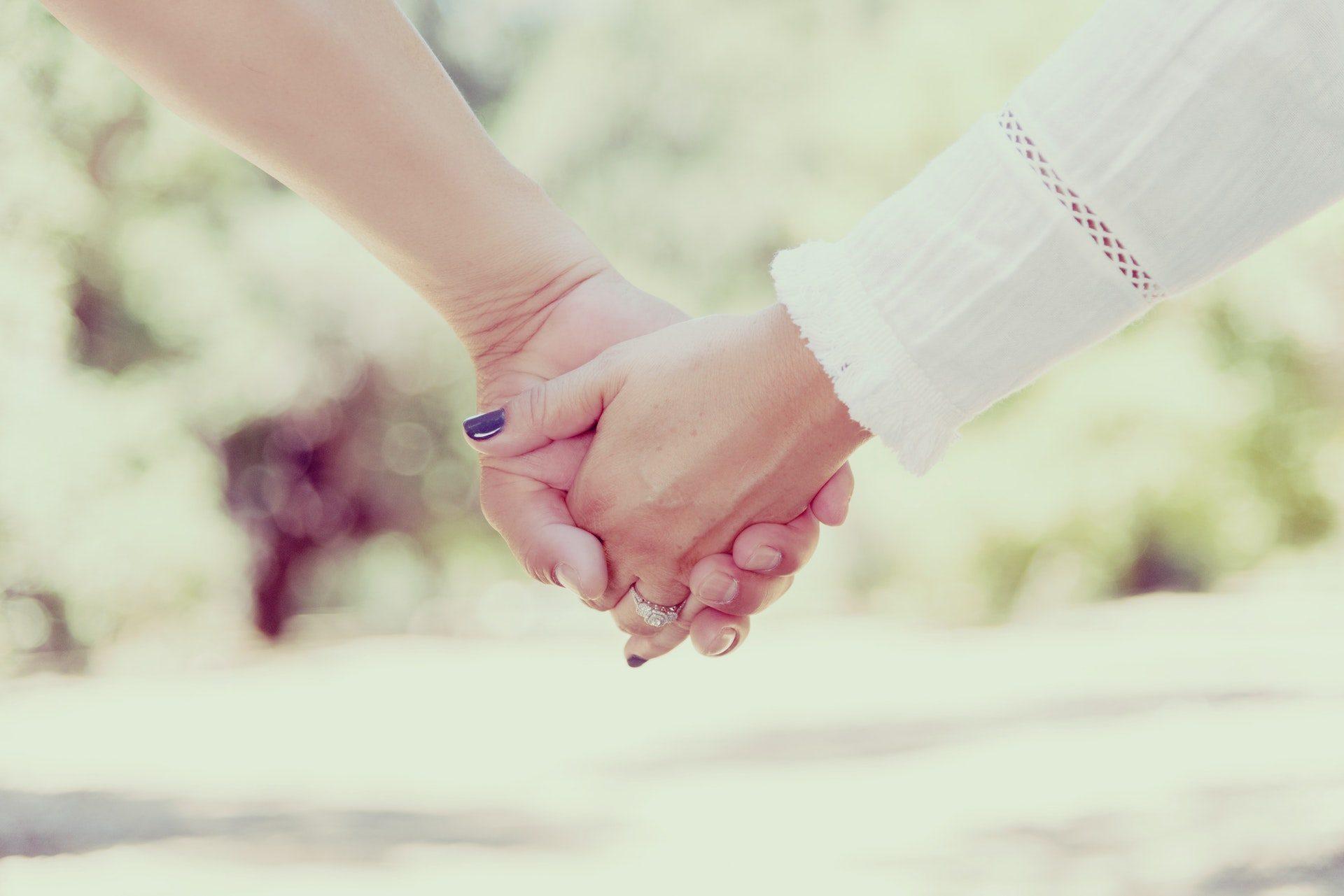 Lovers Holding Hands Image HD Download Free Wallpaper