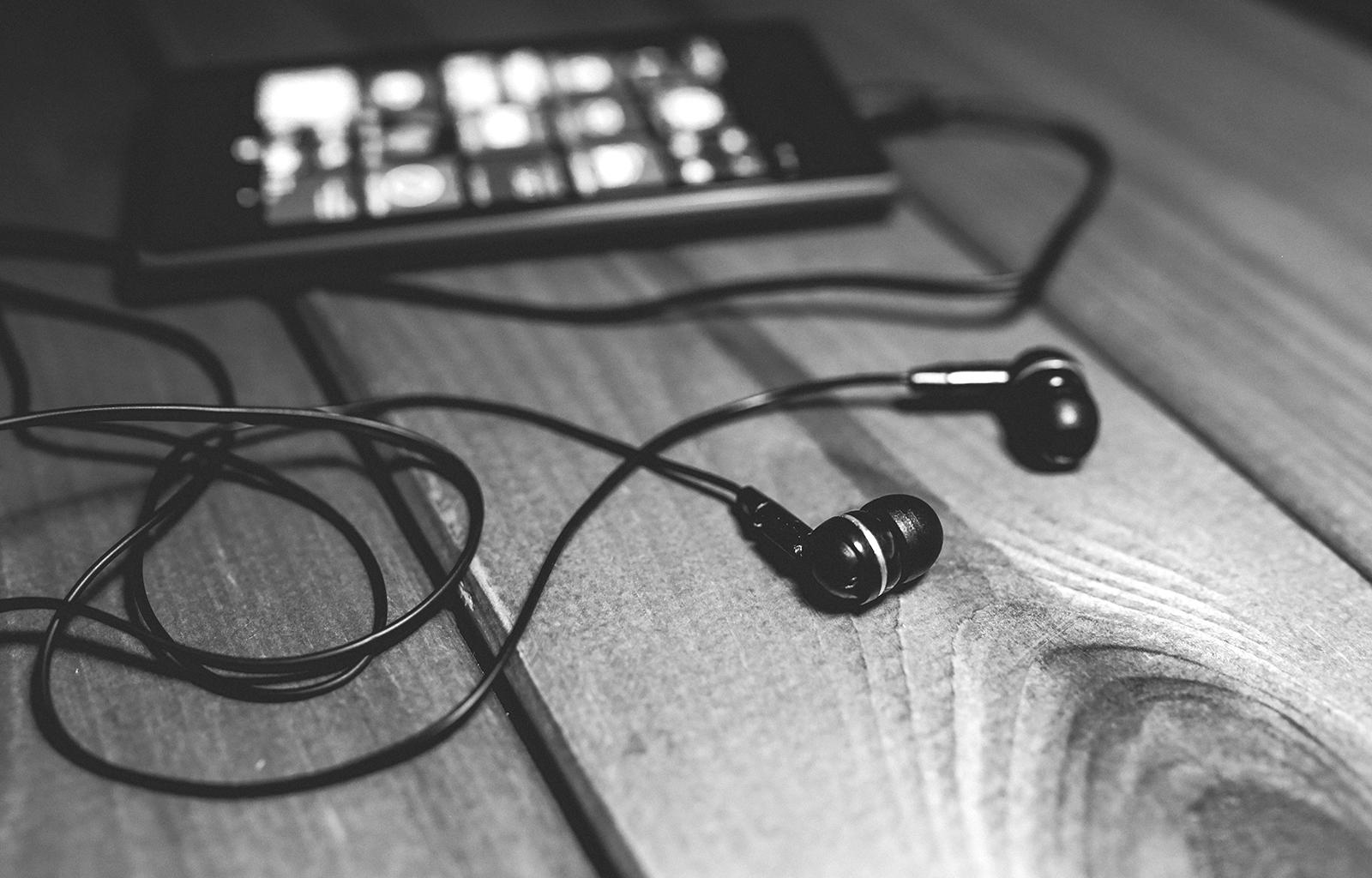 Desk, Music, Headphones, Earphones, HD Grayscale Image, Monochrome
