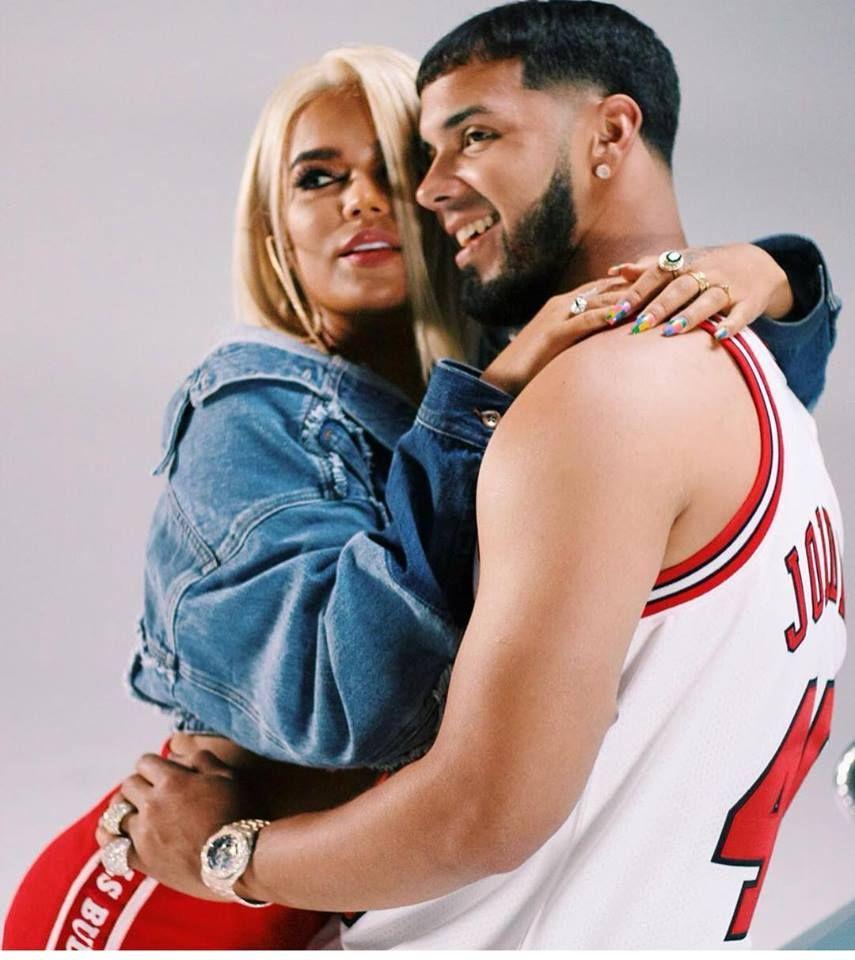 Karol G And Anuel AA. Reggaetoneros Urbana Trap