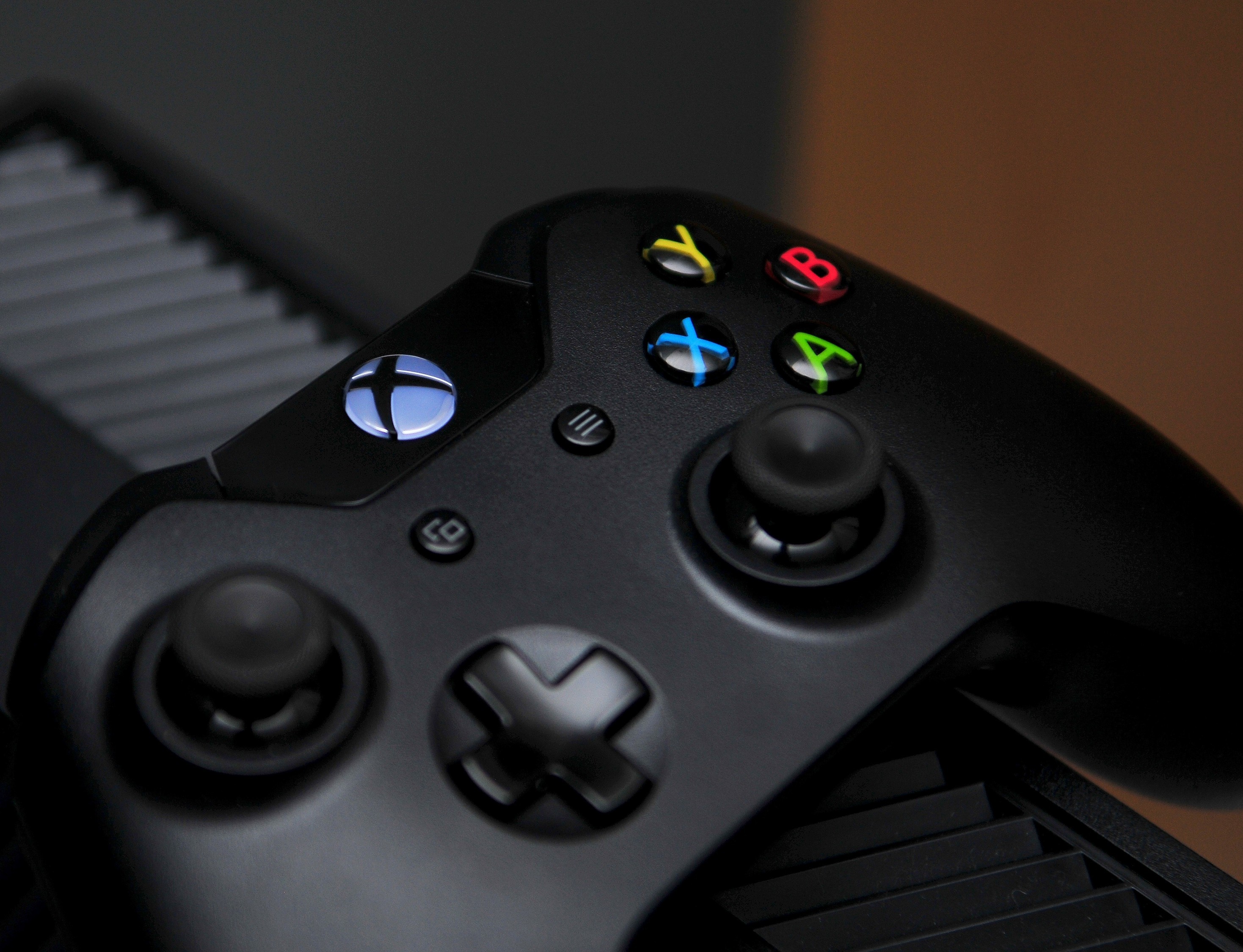 Download 2937x2250 Xbox Controller, Console Wallpaper