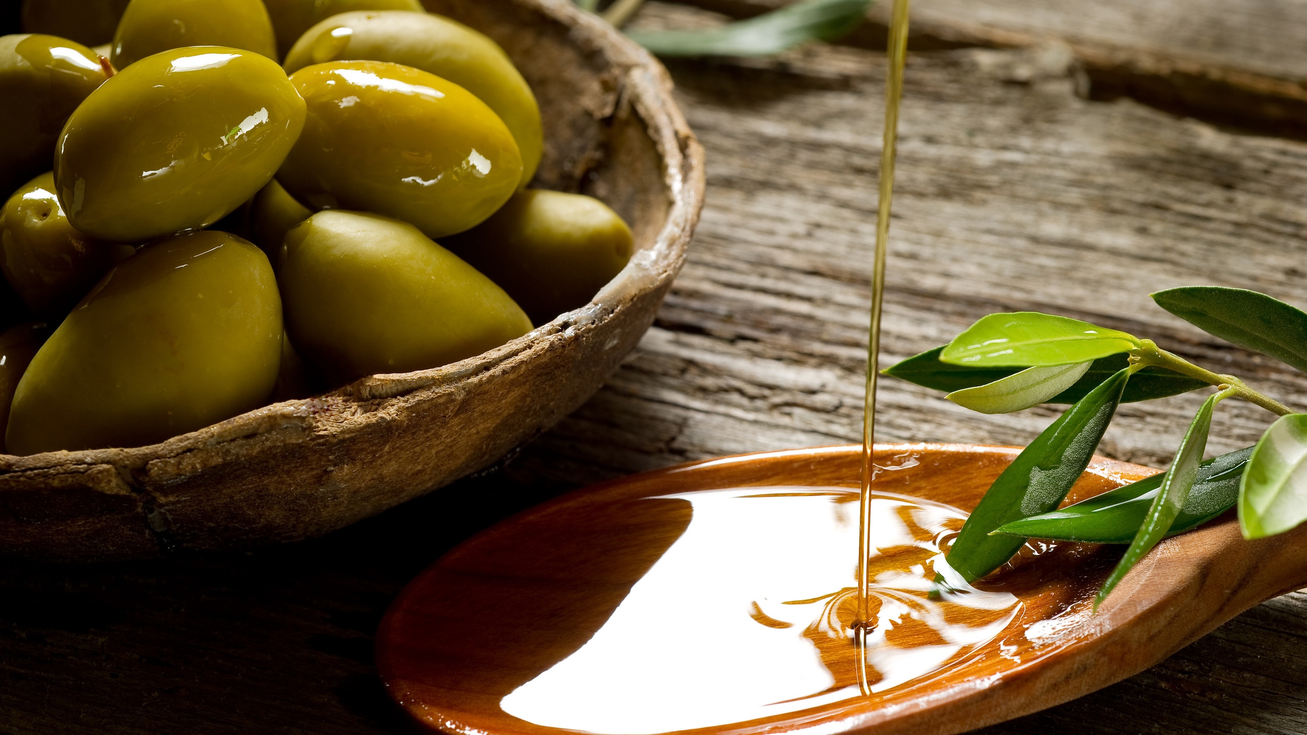 Download wallpaper 2560x1440 olives, oil, honey, food widescreen 16