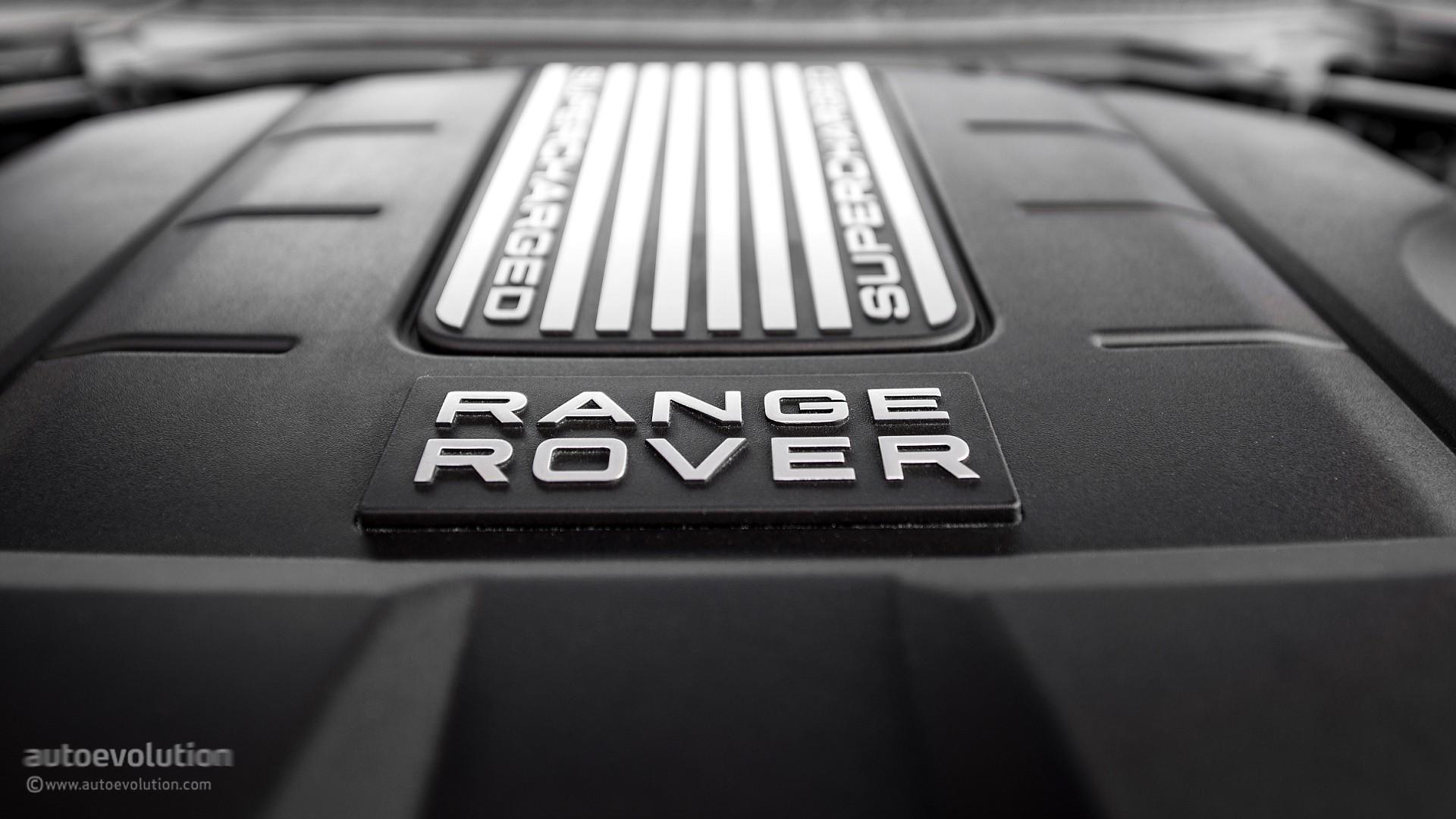 Range Rover Sport Supercharged in Dubai's Desert: HD Wallpaper