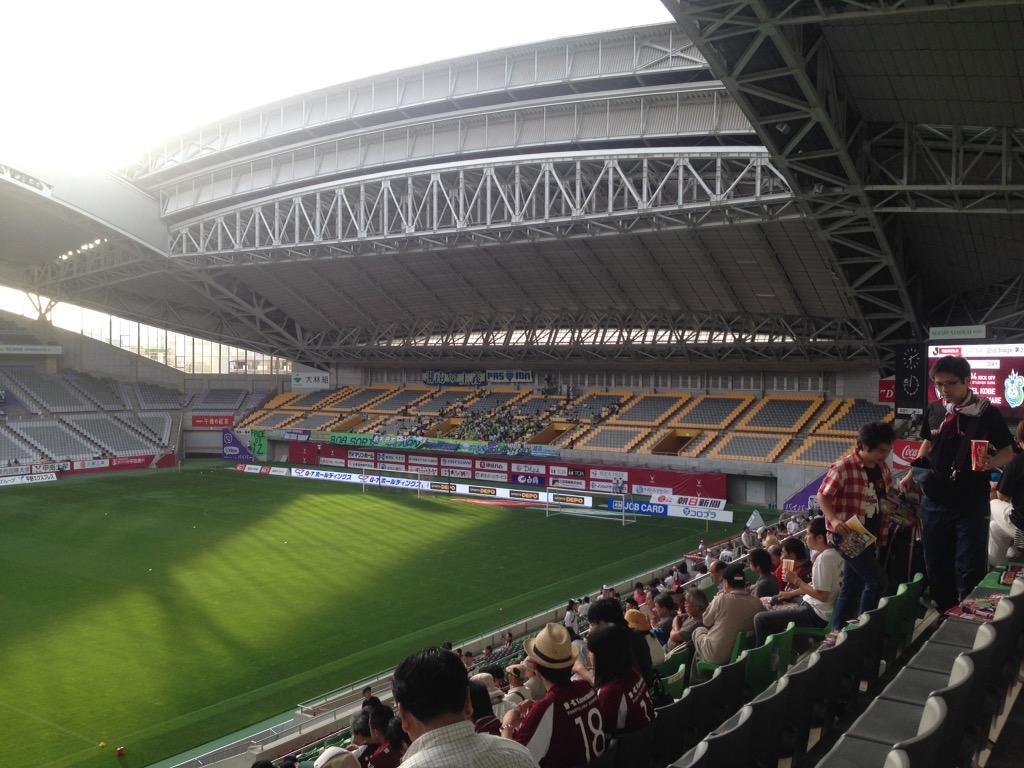 Lionel Piguet empty and quiet stadium for Vissel