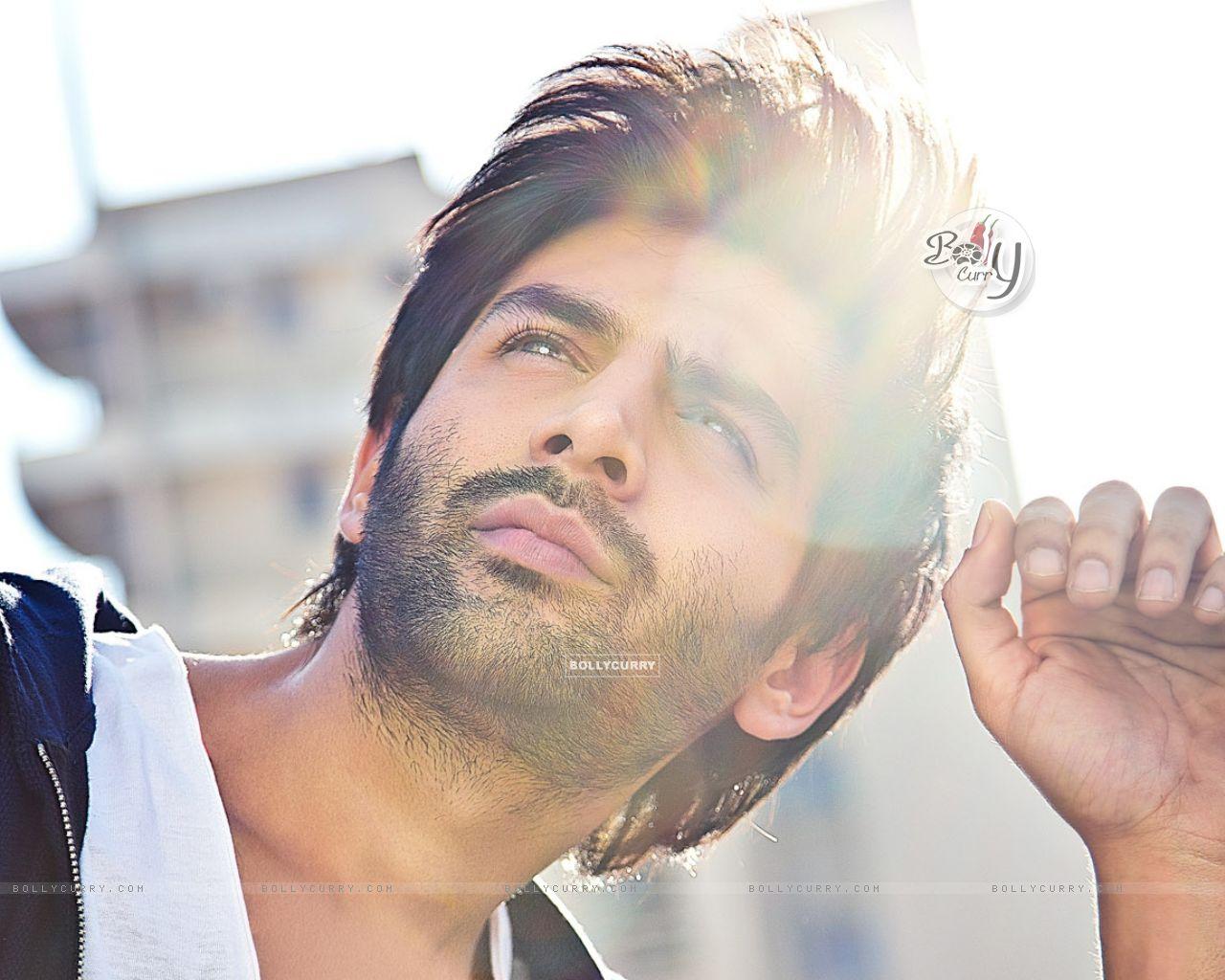 Wallpaper Aaryan size:1280x1024