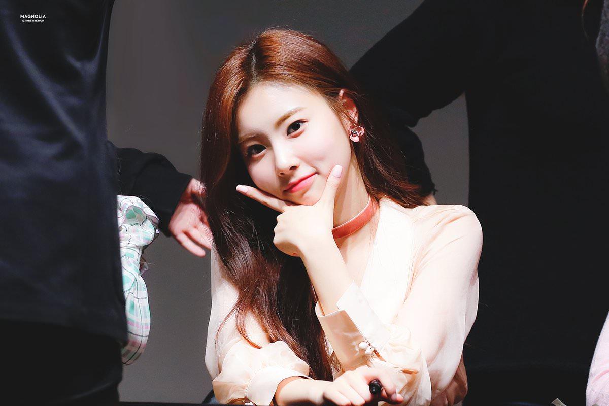 Kang Hyewon and her signature post