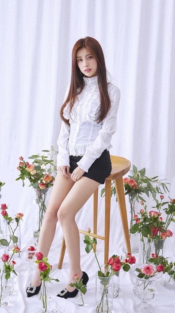 kang hyewon wallpaper