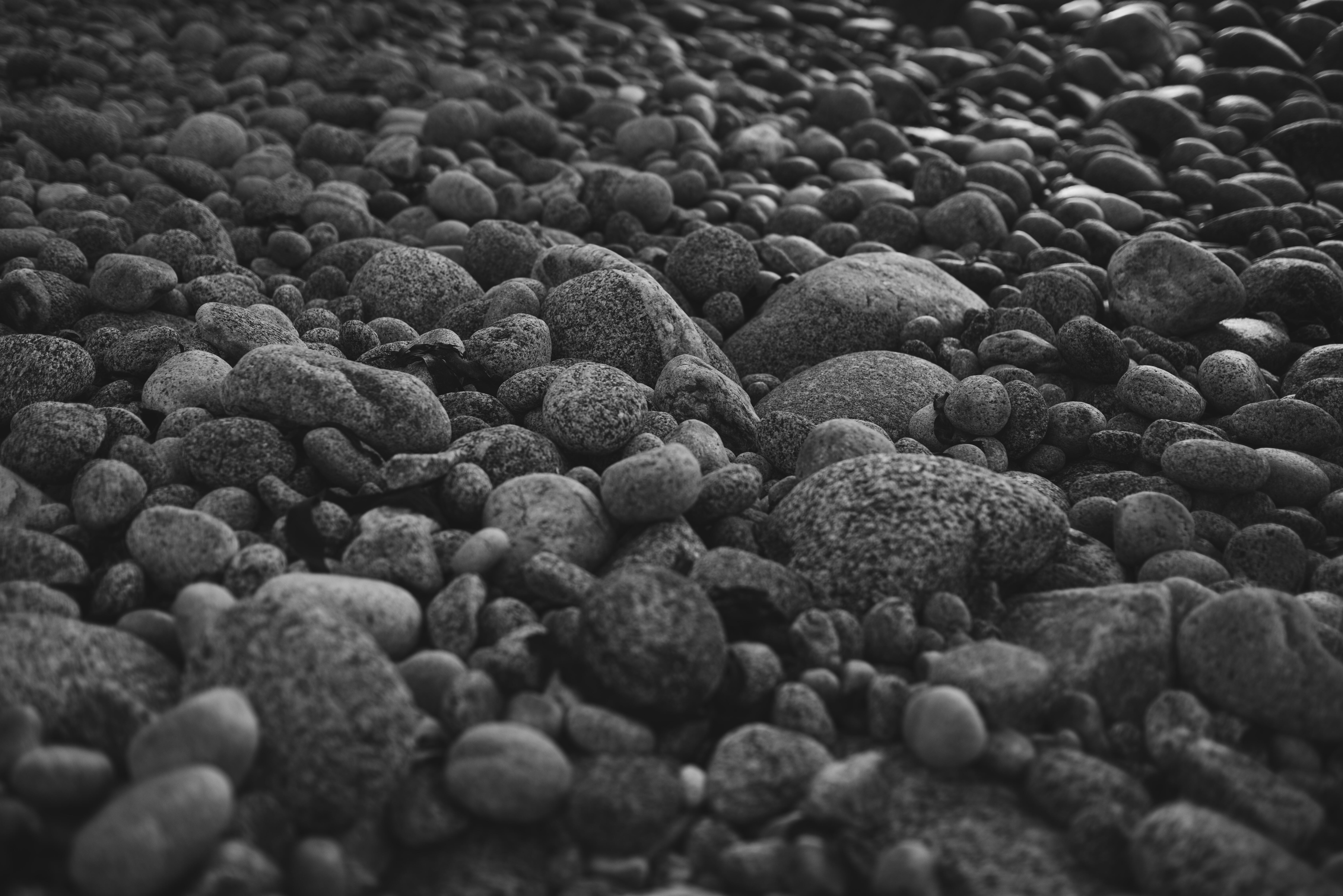 Android Wallpaper: Between a Rock and a Hard Place