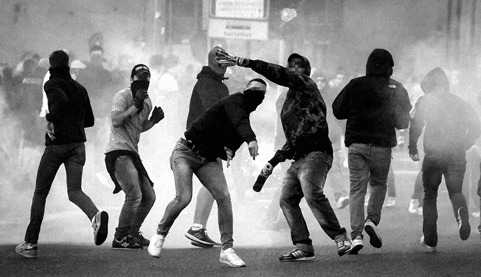 Wallpaper, people, street, road, riots, photograph, dance, crowd, choreography, black and white, monochrome photography, performance art, social group 1600x924