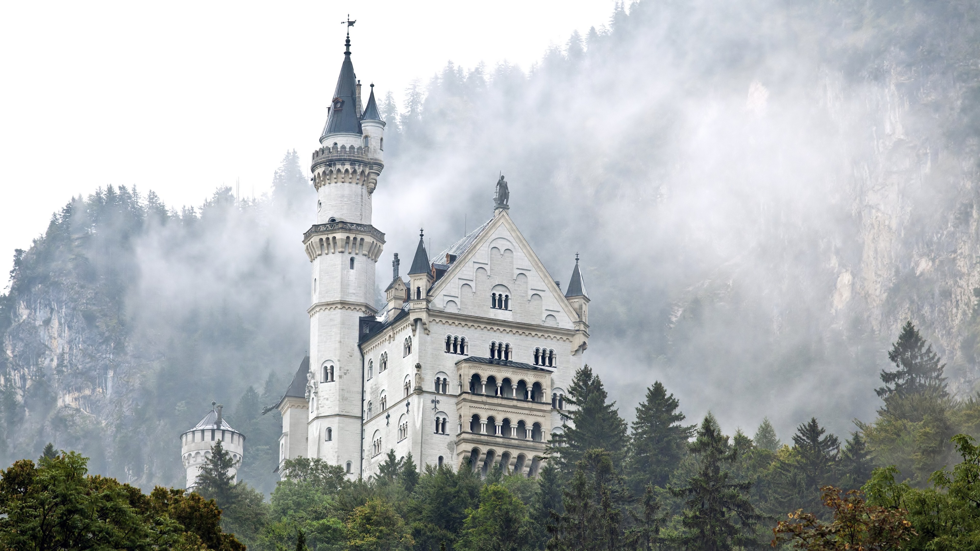 Neuschwanstein Castle HD Wallpaper