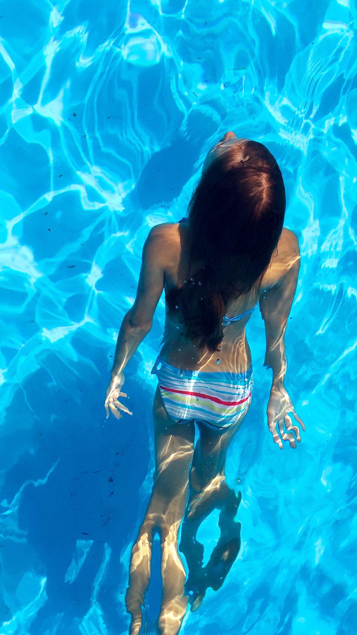 iPhone7papers pool girl bikini holiday blue summer