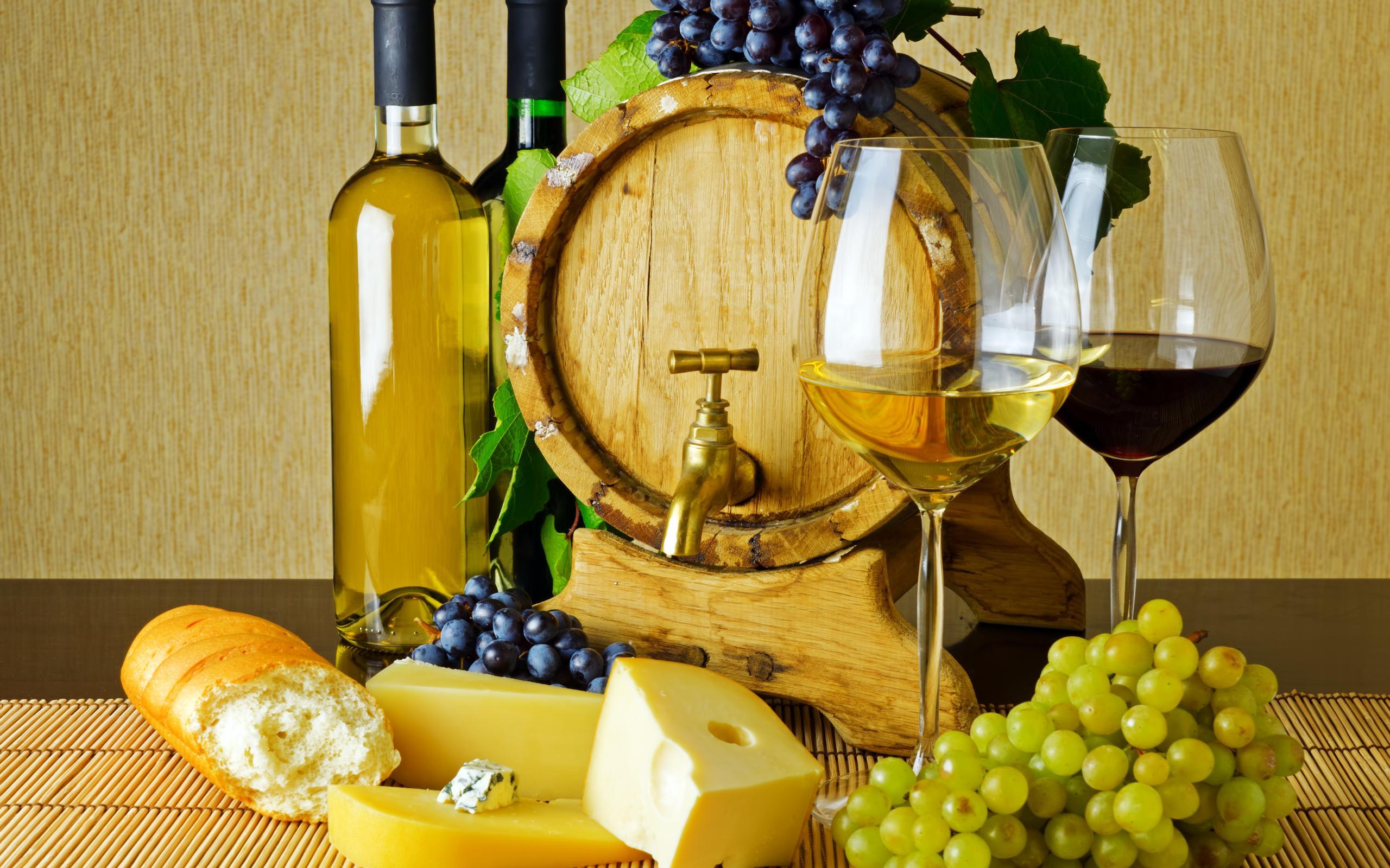 Wine And Cheese On The Table Wallpaper