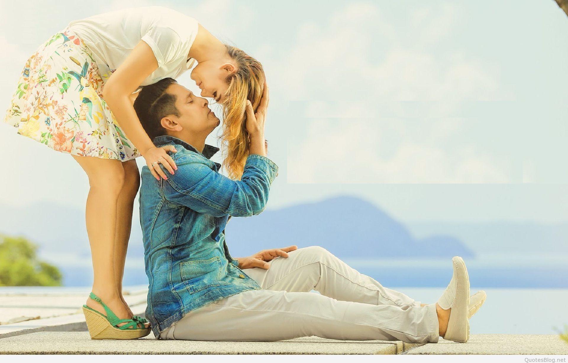 Romantic Couple Wallpaper background picture