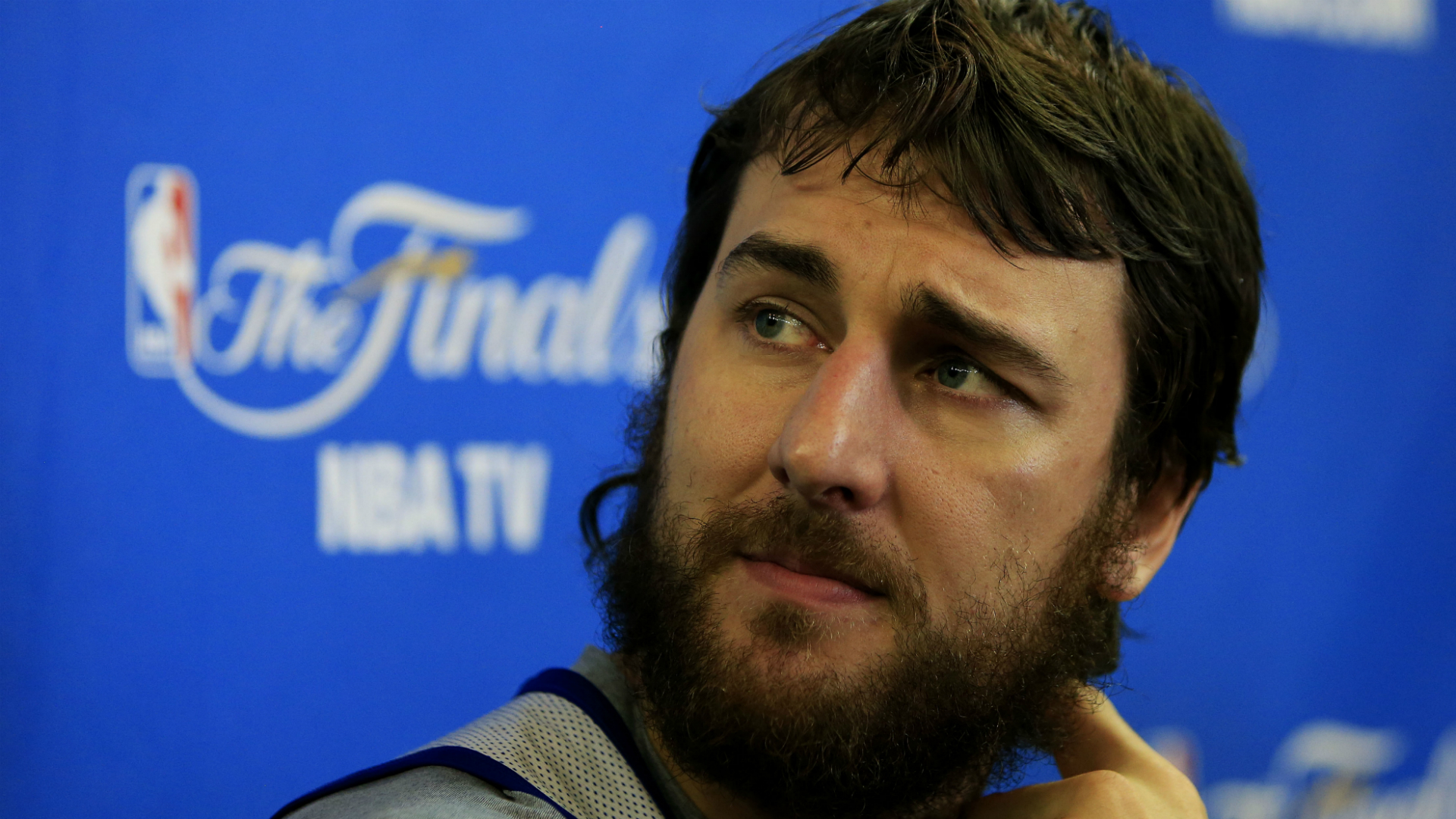 Andrew Bogut takes benching like a champ, which Warriors may soon be