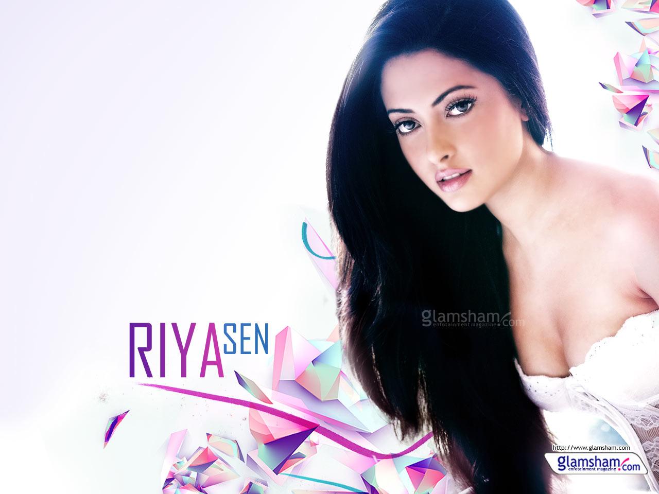 Riya Sen high resolution image 37447