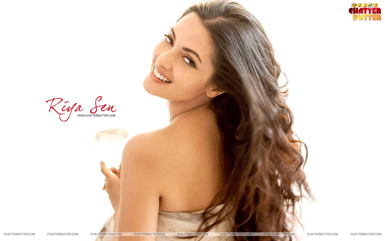 Riya Sen Hot HD Wallpaper