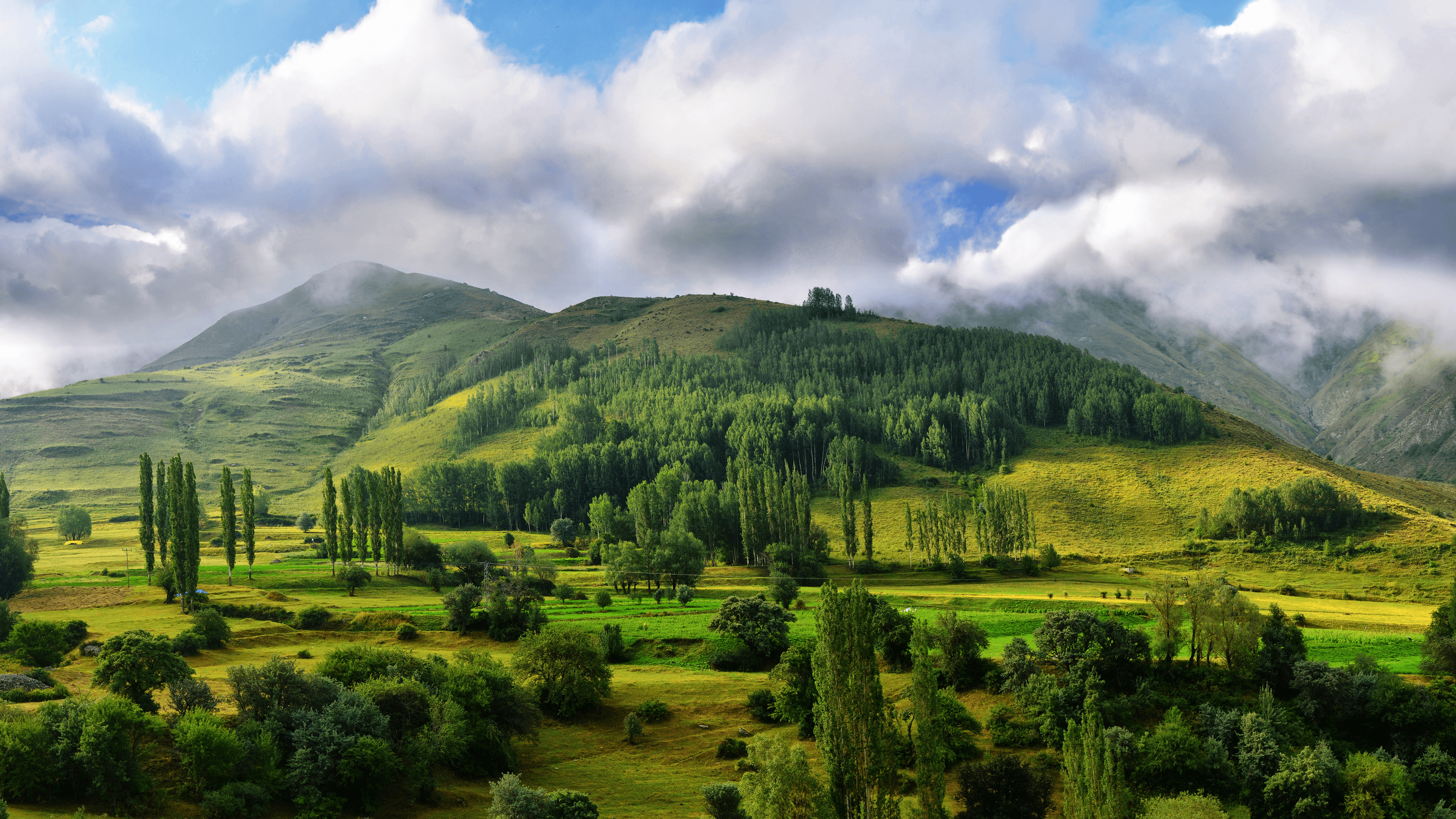 Download Free HD Green Mountain Valley Desktop Wallpaper In 4K .0227