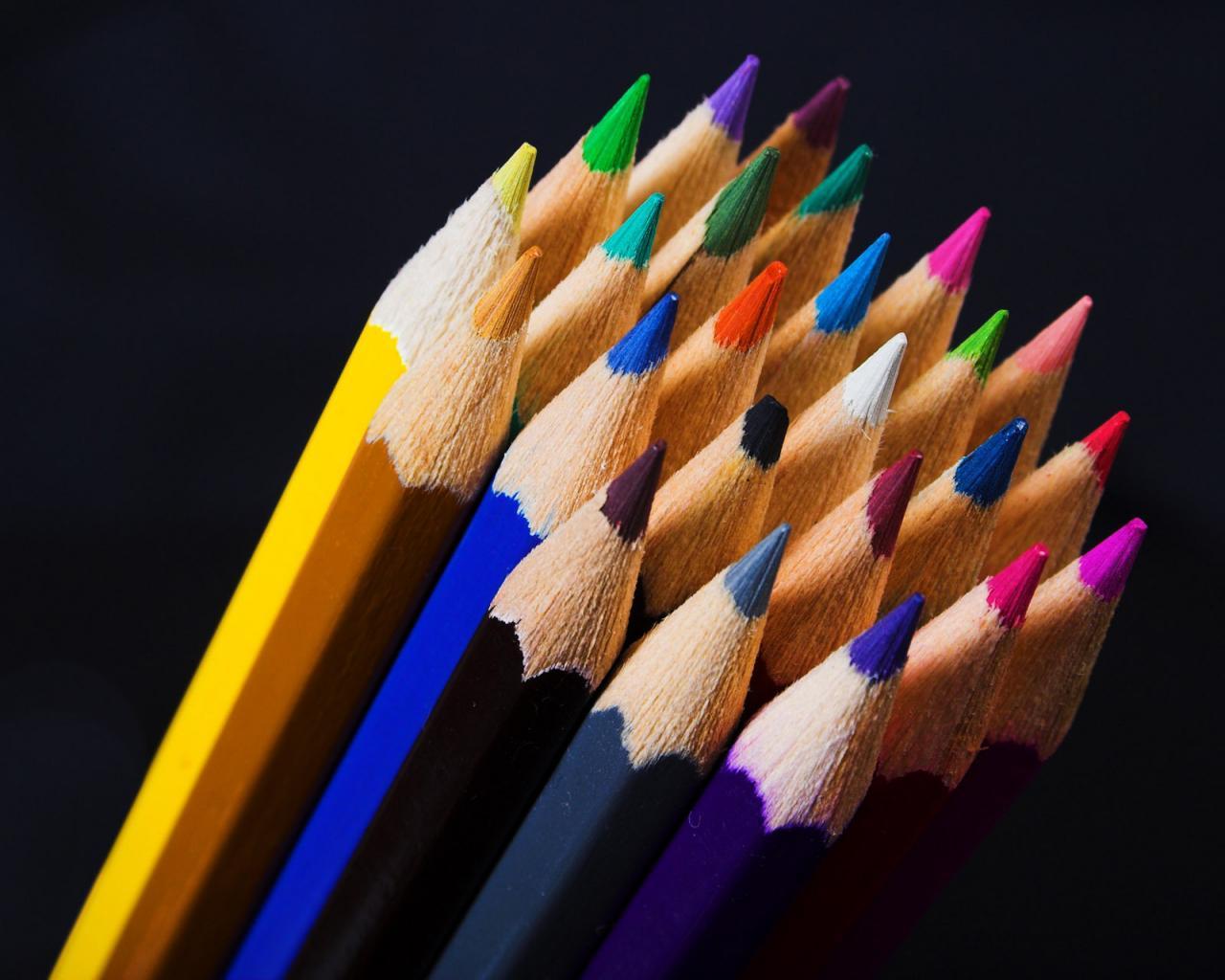 Color Pencil Wallpaper #A8541BL (1600x1200 px)