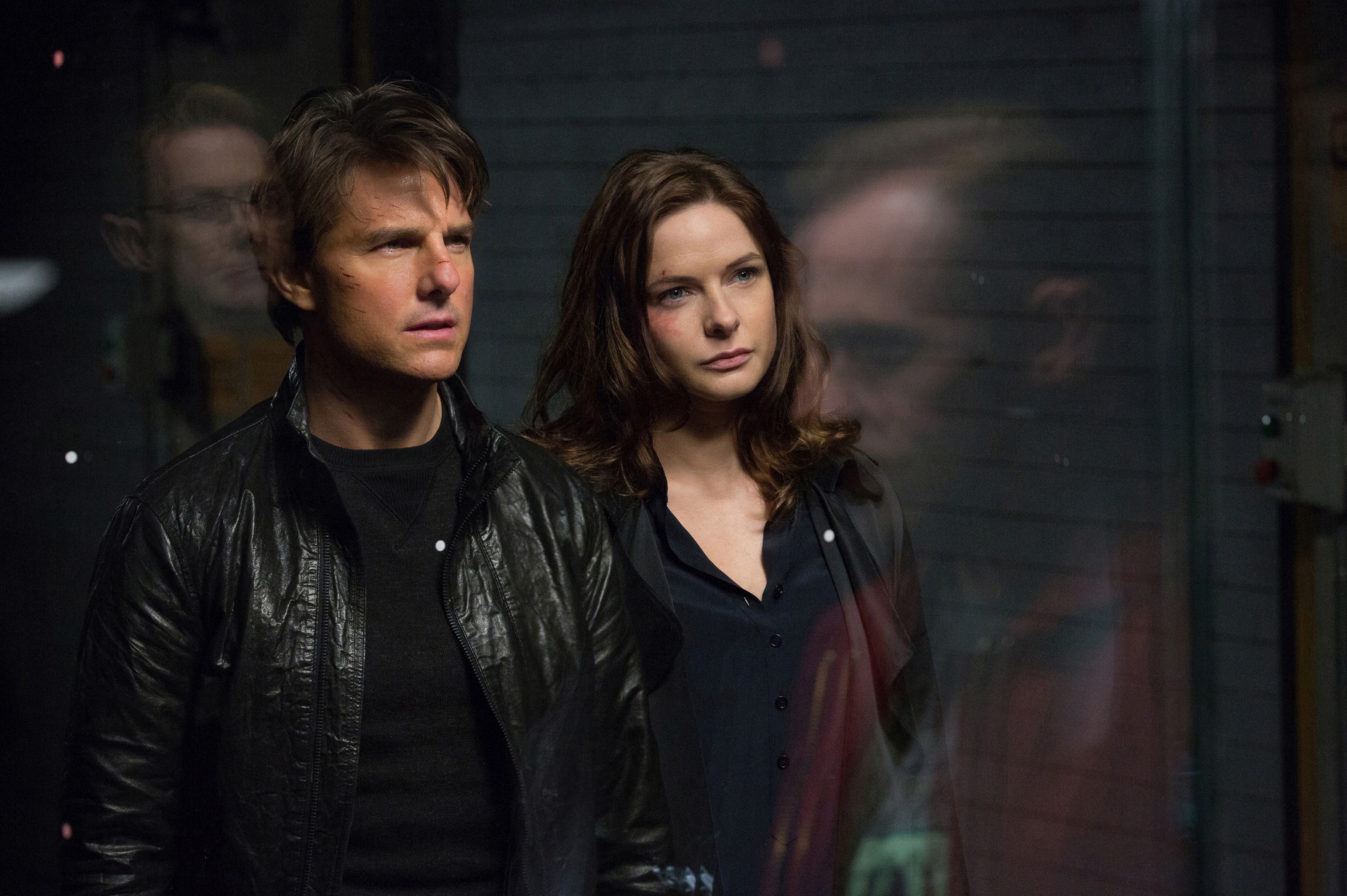 Mission: Impossible 5 Image Have Rebecca Ferguson Dropping