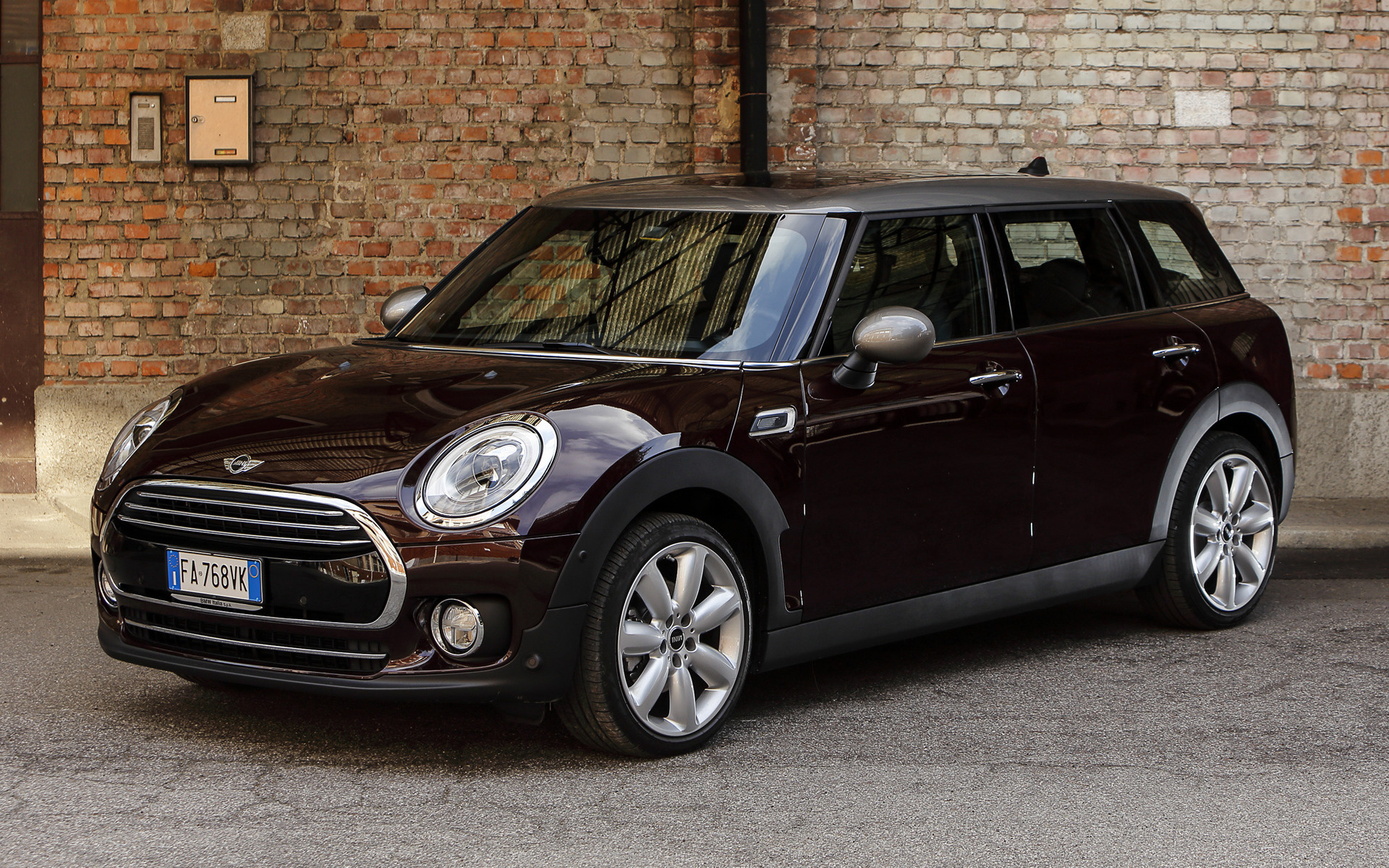 Mini Cooper Clubman and HD Image