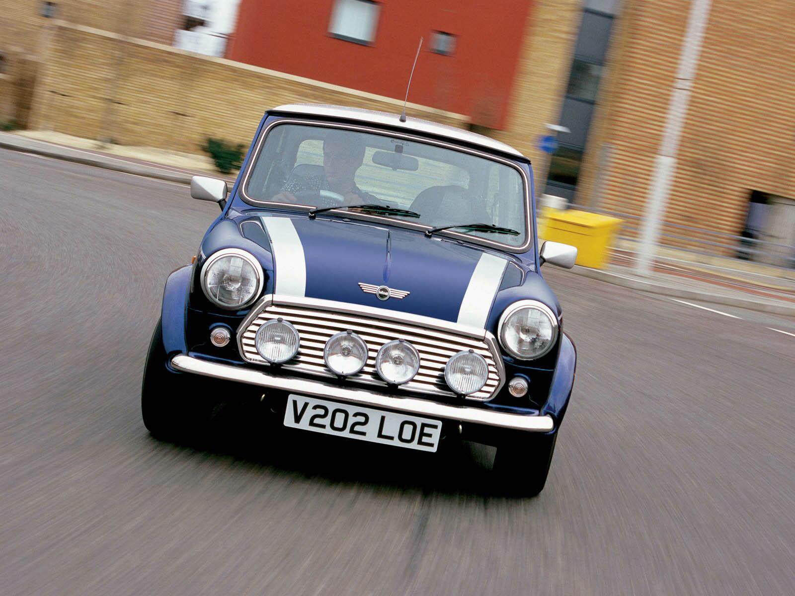 wallpaper: Mini Cooper Classic Car Wallpaper