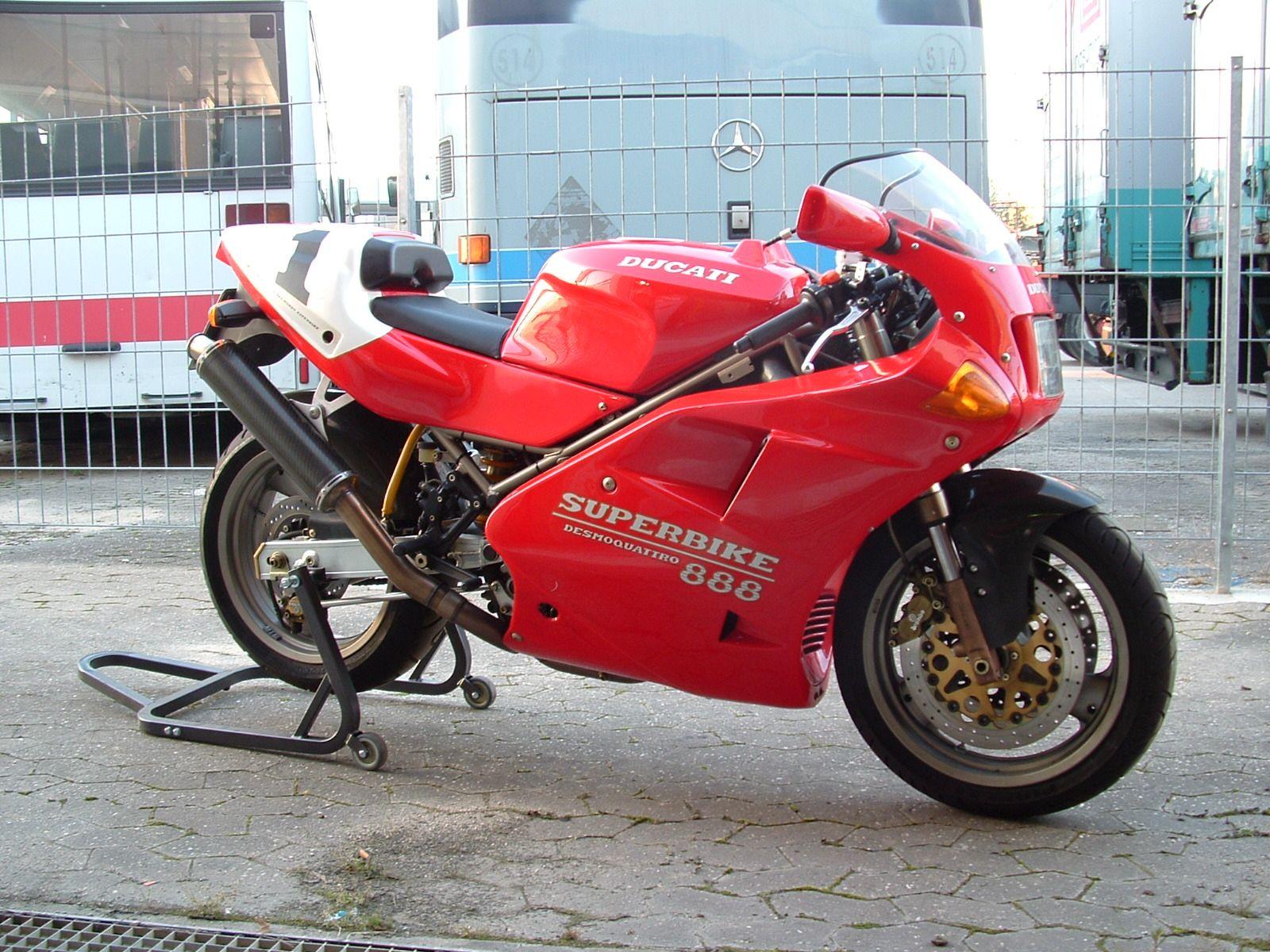 Ducati. Ducati, Ducati 888