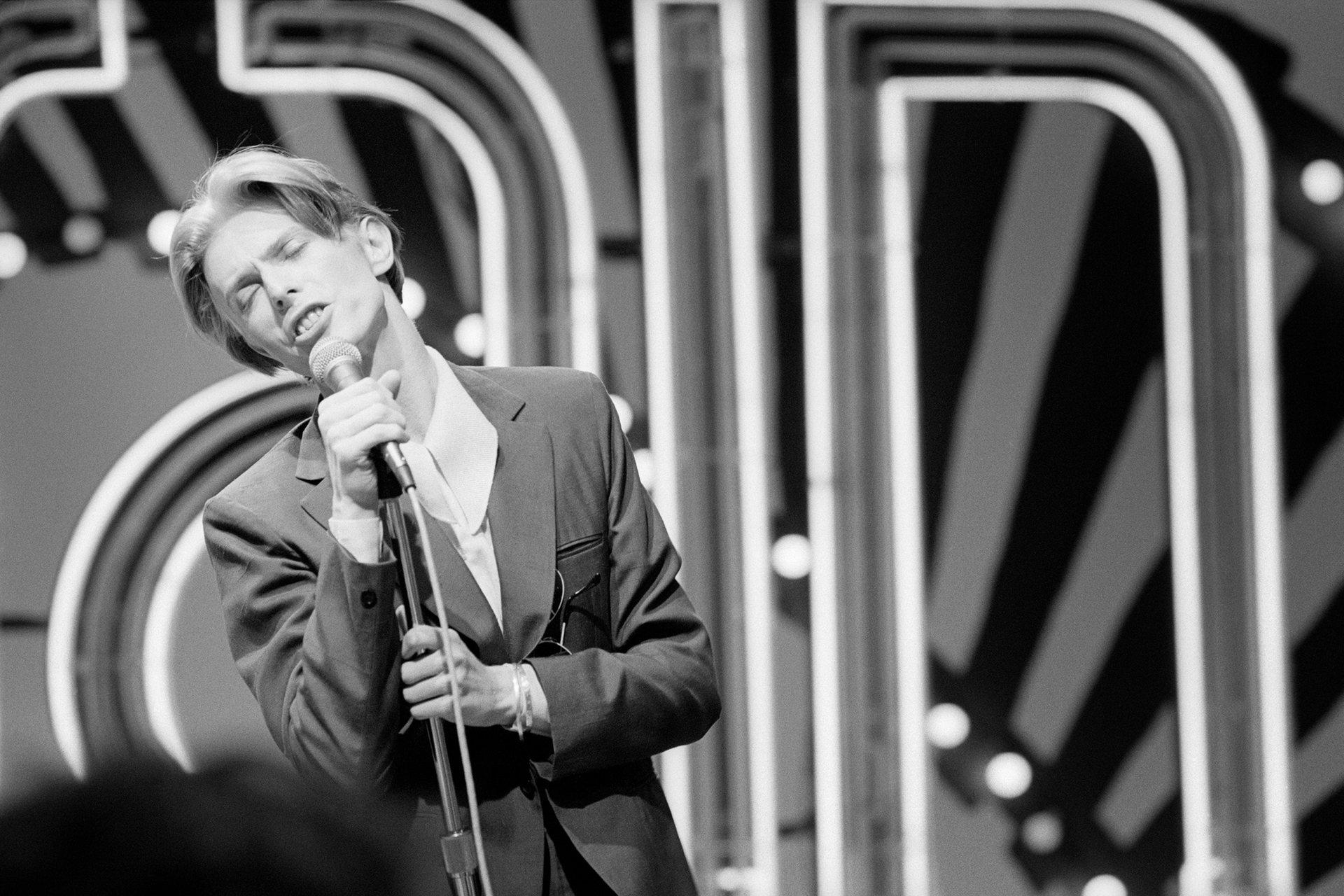 David Bowie performing on Soul Train