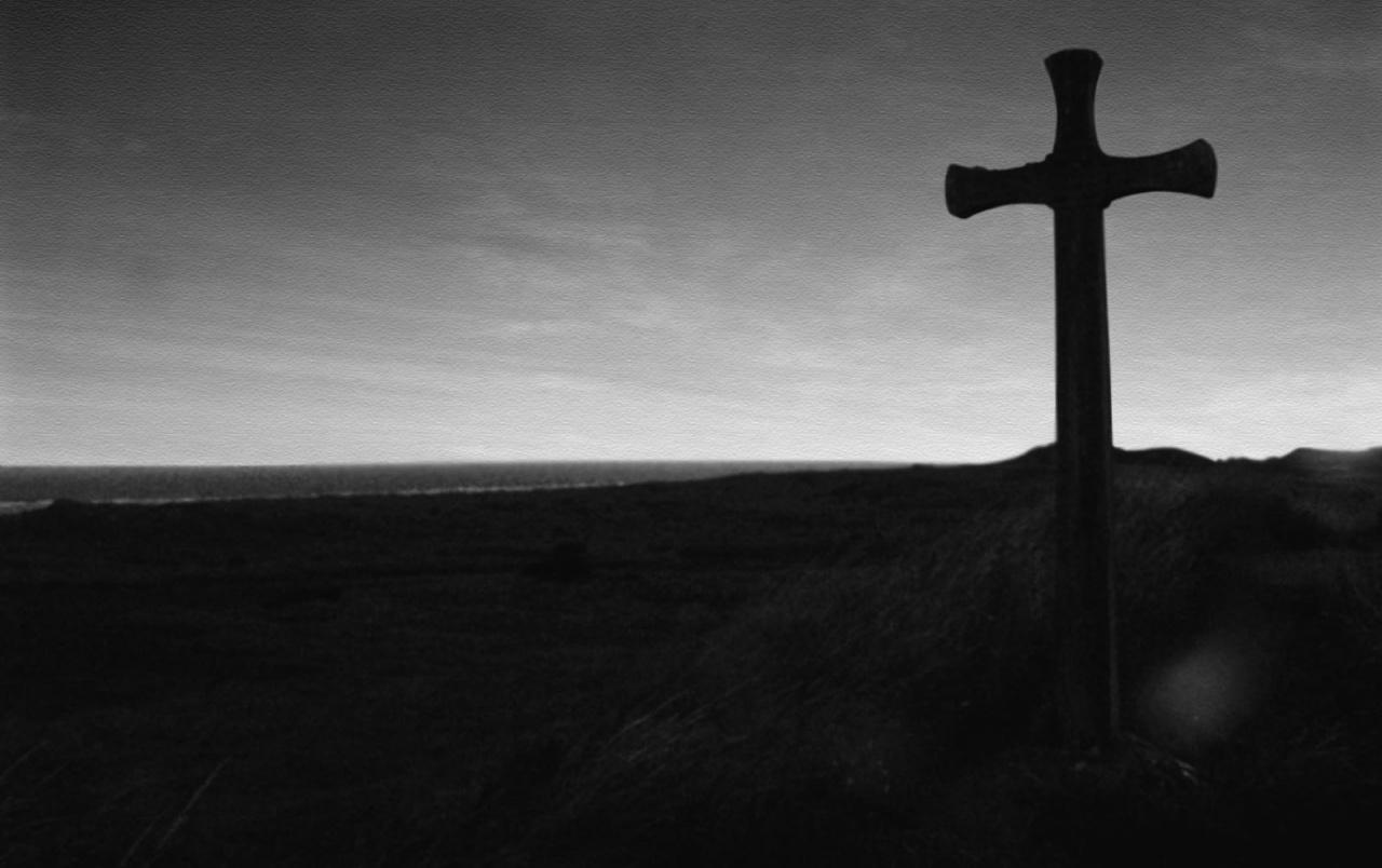 Cross and grave wallpaper. Cross and grave